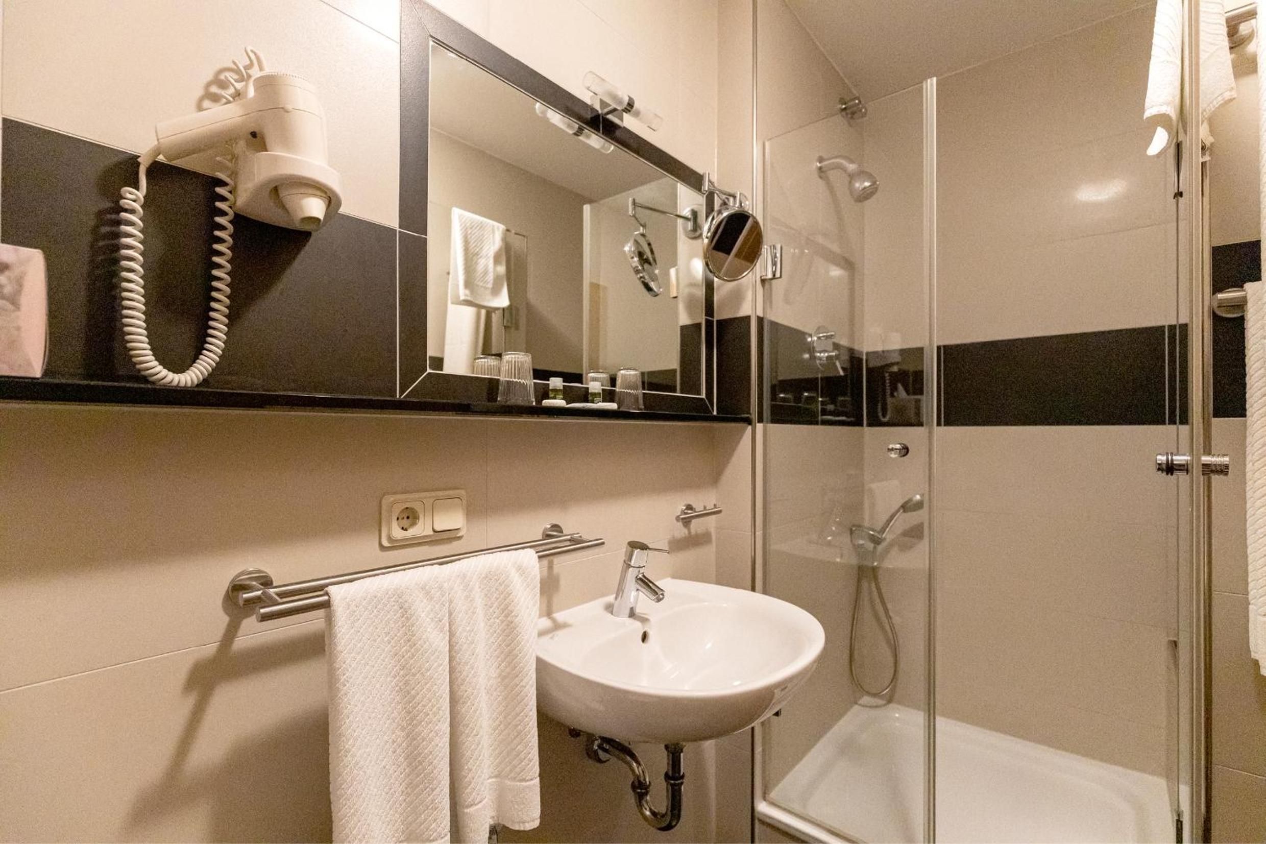 One-Bedroom Apartment - Photo 5