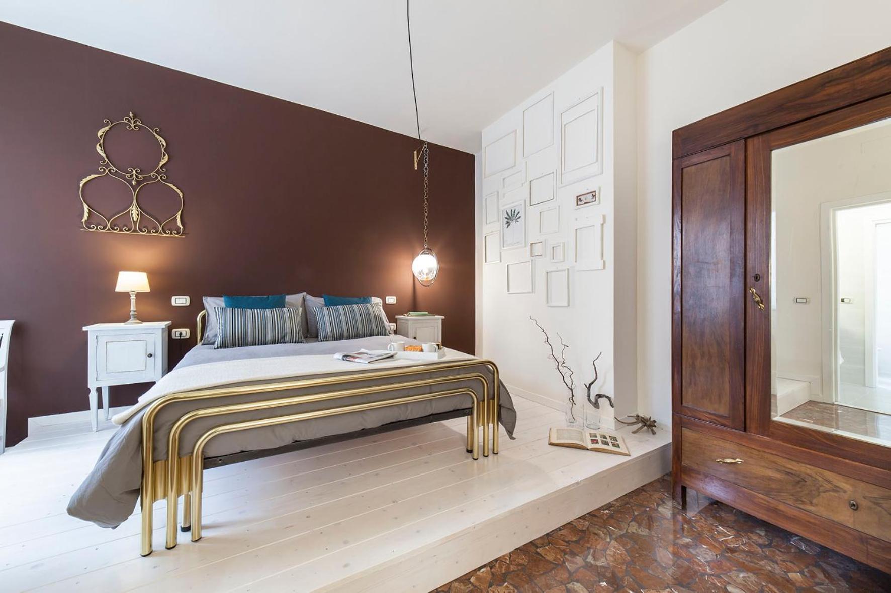 Queen Room - Photo 12