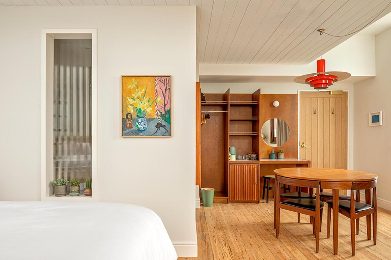 Suite - Photo 2