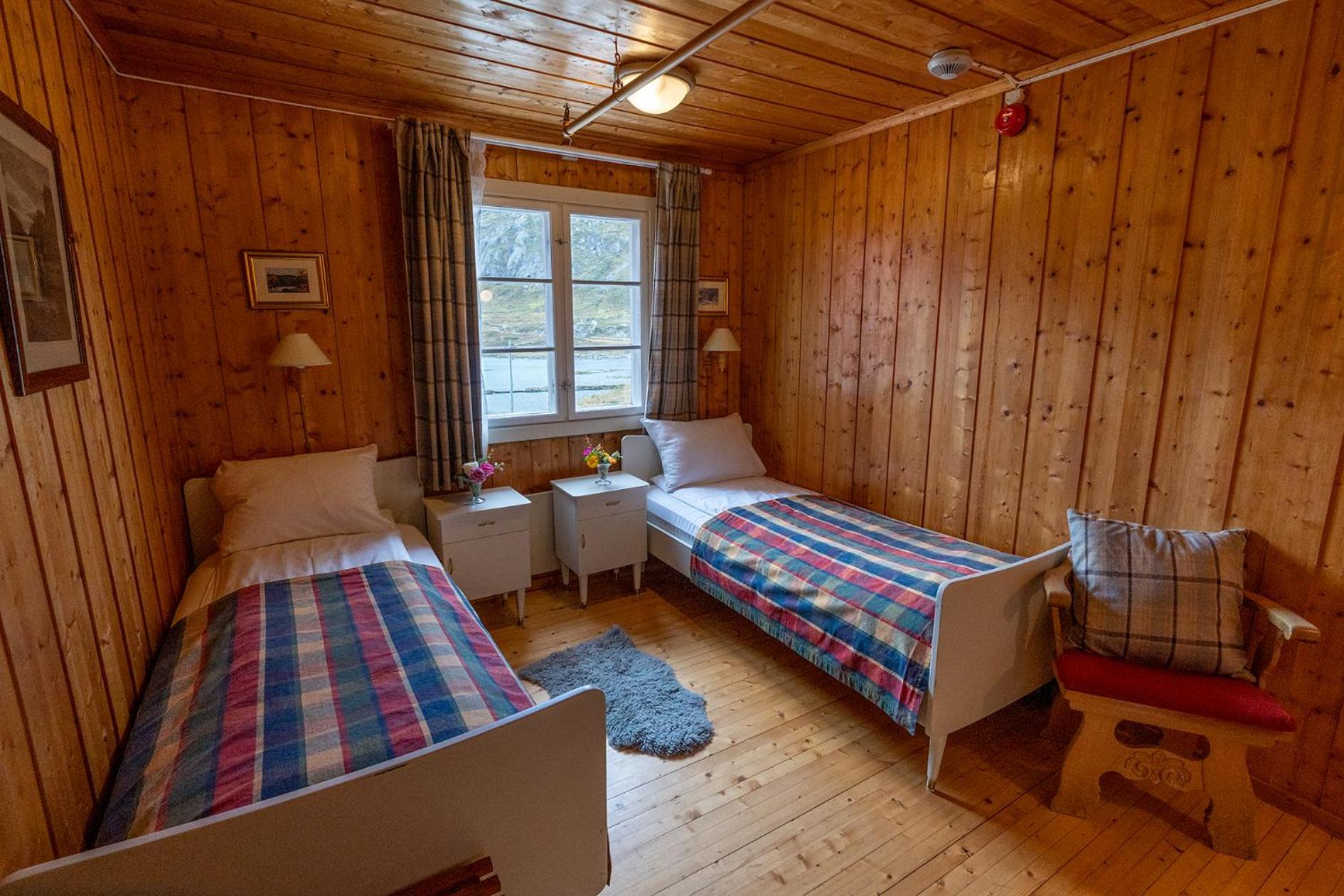 Economy Double Room with Shared Bathroom photo 2