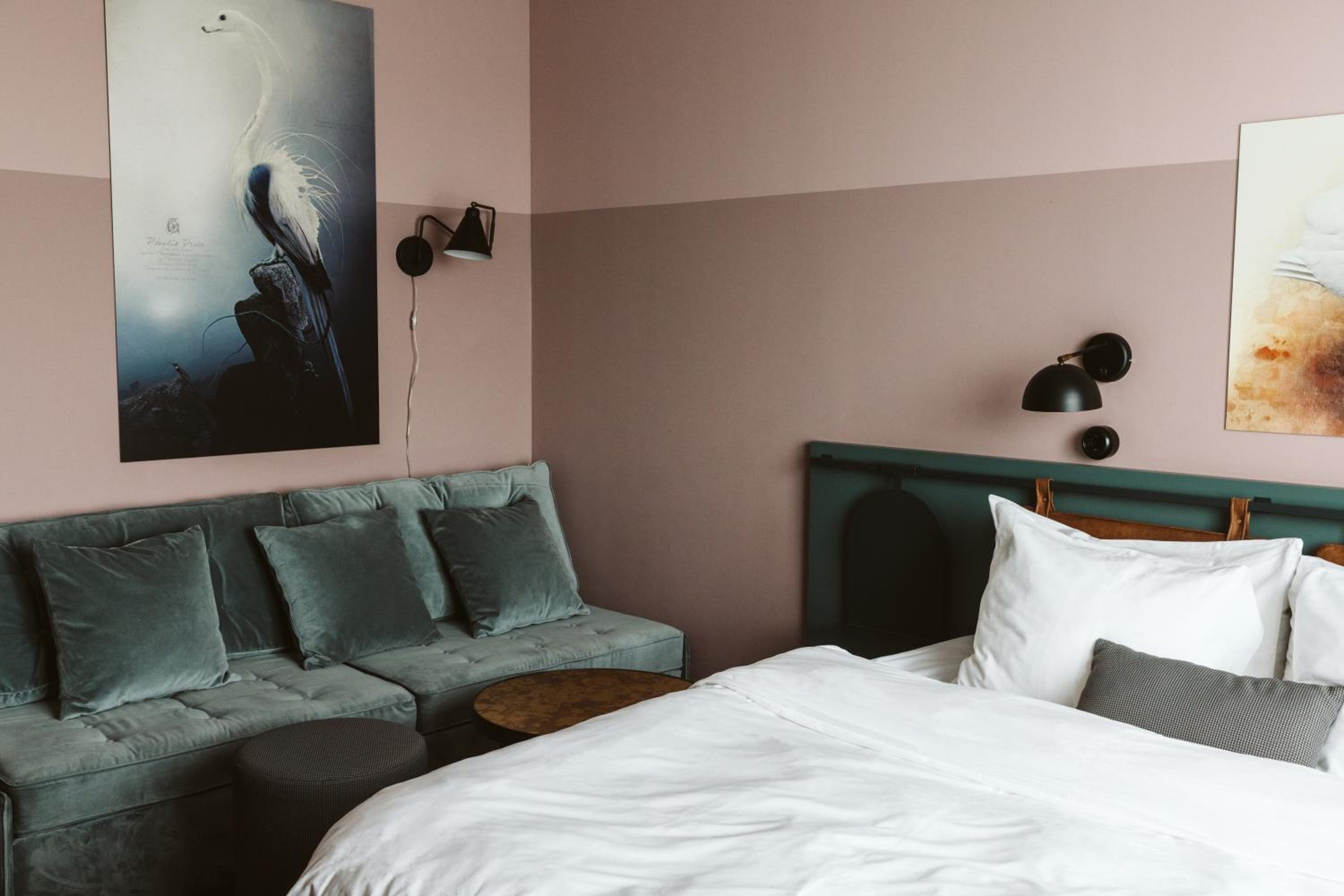 Family Room with Queen Bed and Sofa Bed - Non-Smoking - Photo 14