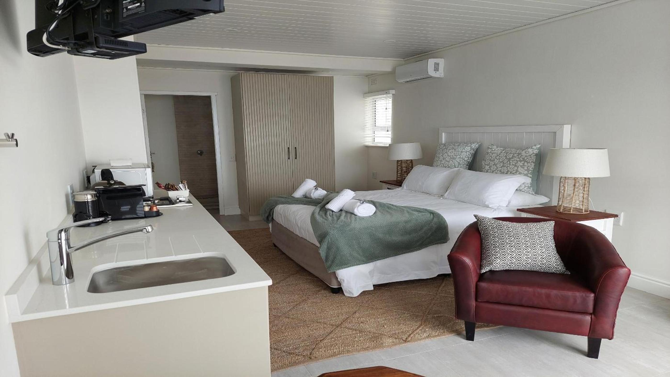 Luxury Queen Room - Photo 2