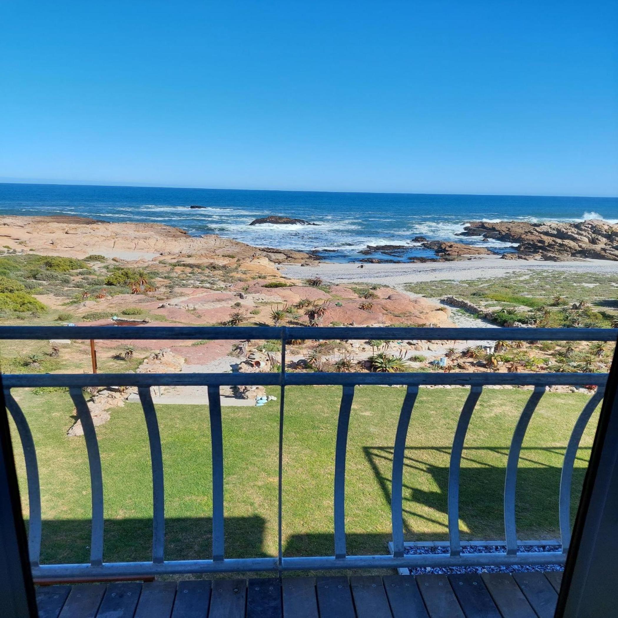 Deluxe Double Room with Sea View - Photo 2
