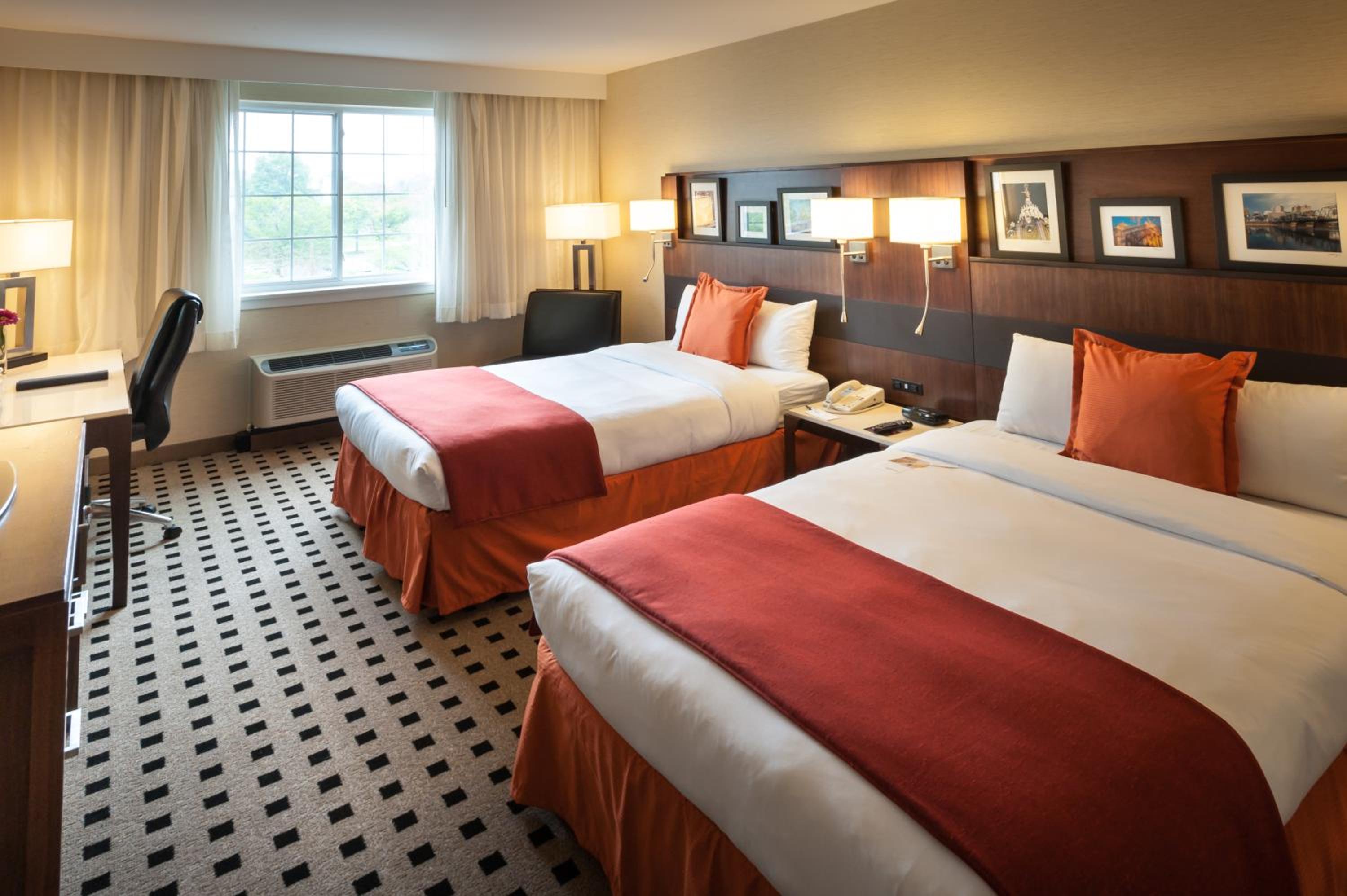 Double Room with Two Double Beds - Non-Smoking - Photo 2