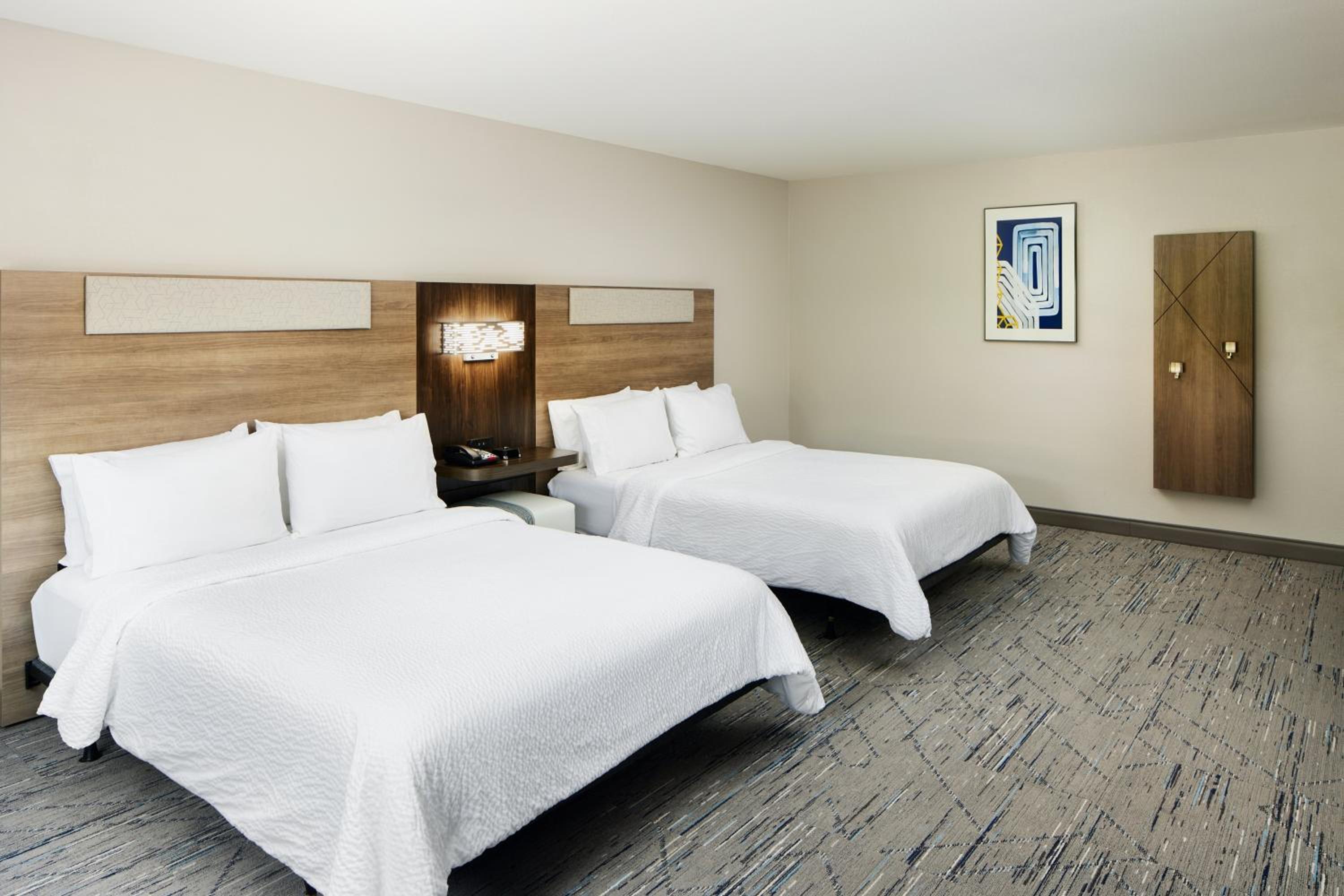 Suite - Hearing Accessible - Photo 2