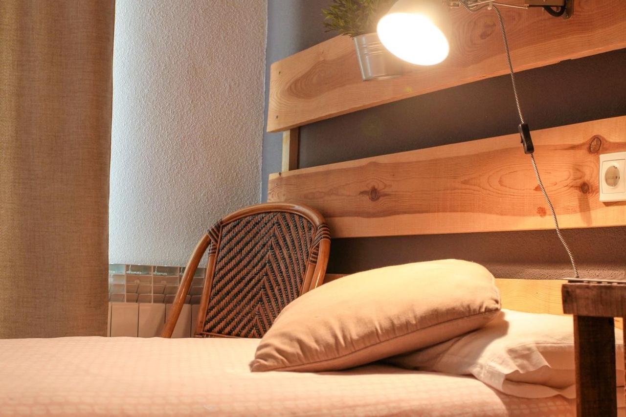 Five-Bedroom House - Photo 21