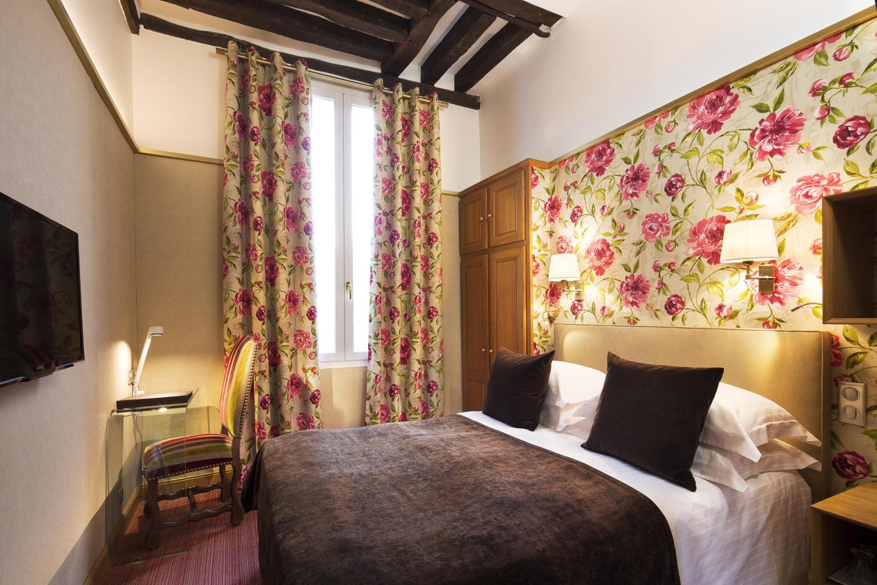 Standard  Room thumbnail 5