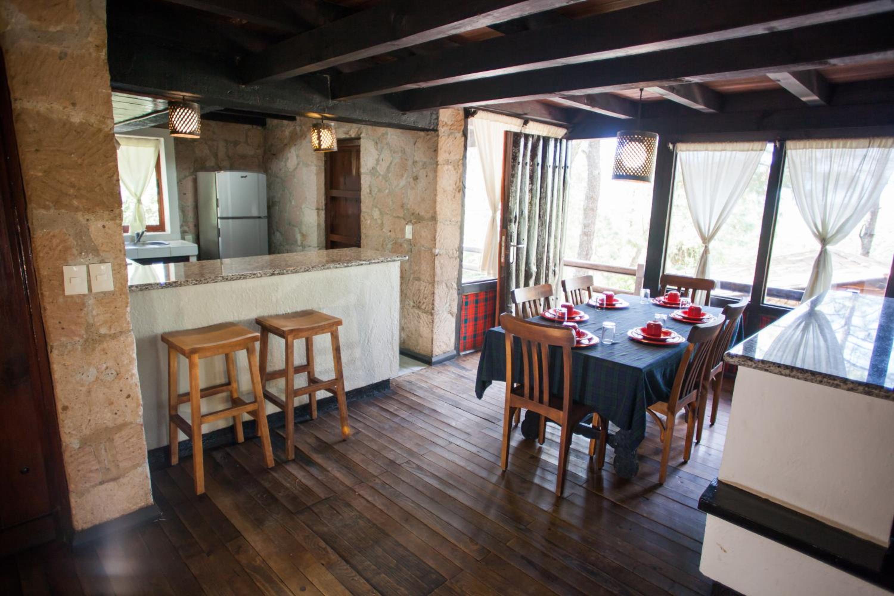 Three-Bedroom Bungalow - Photo 7