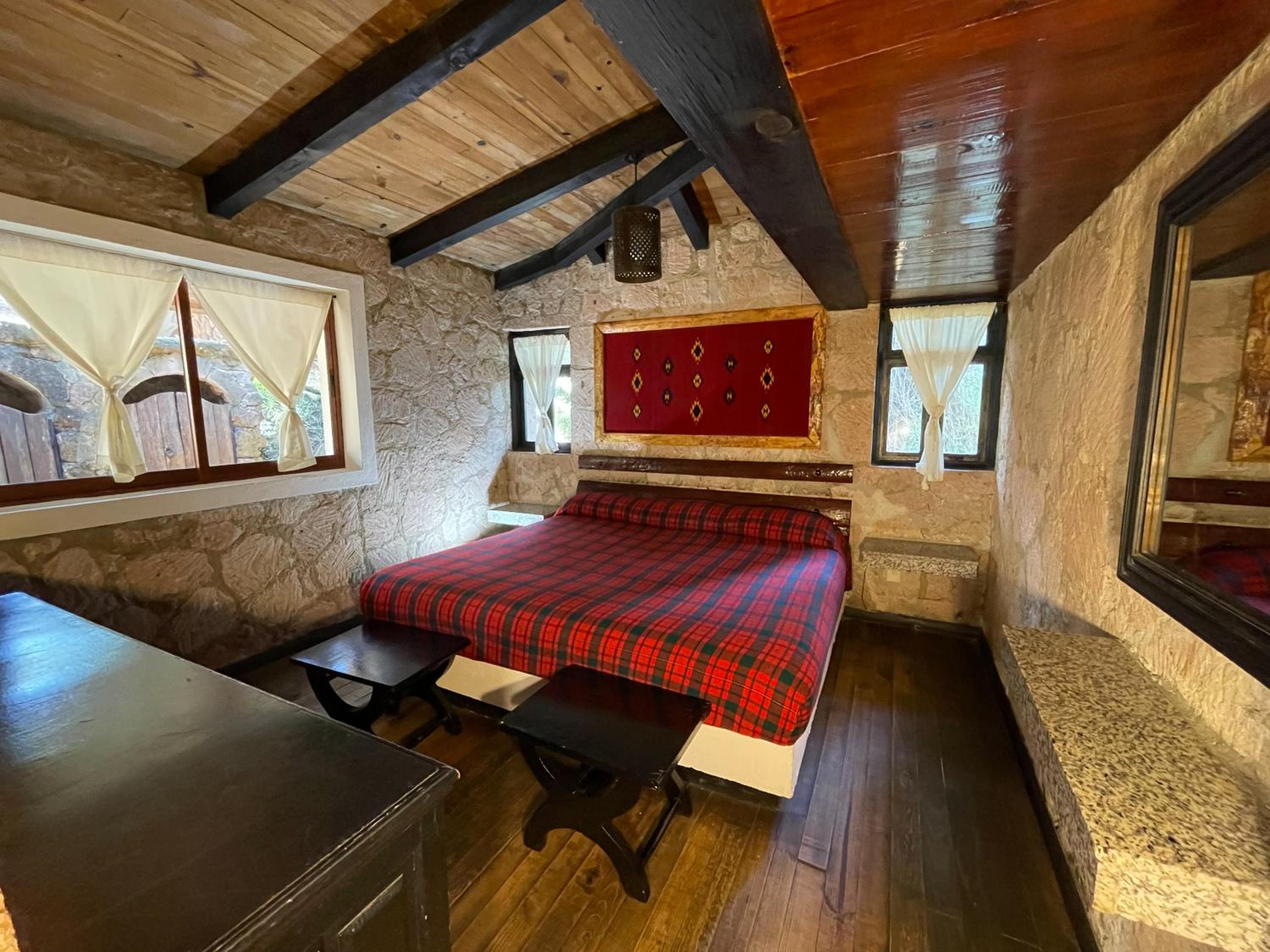 Three-Bedroom Bungalow - Photo 1