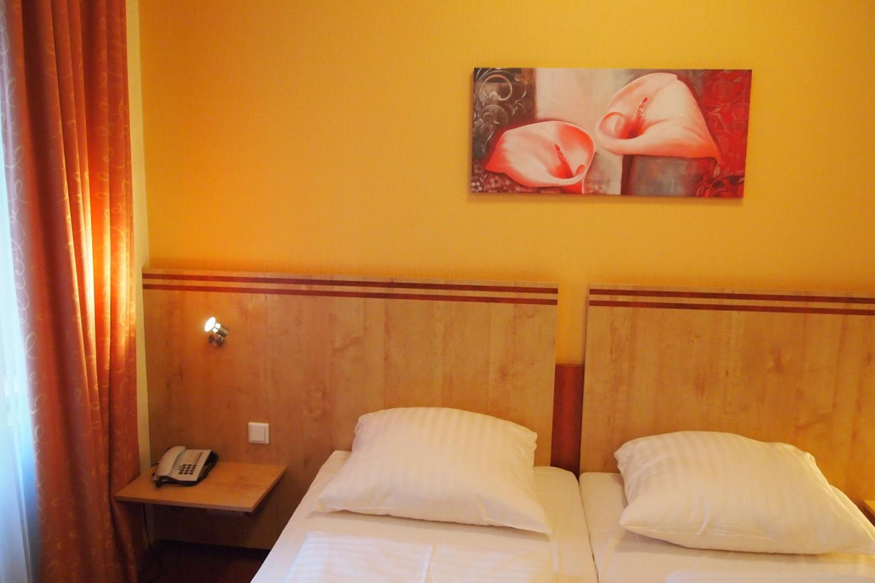 Double Room - Photo 10