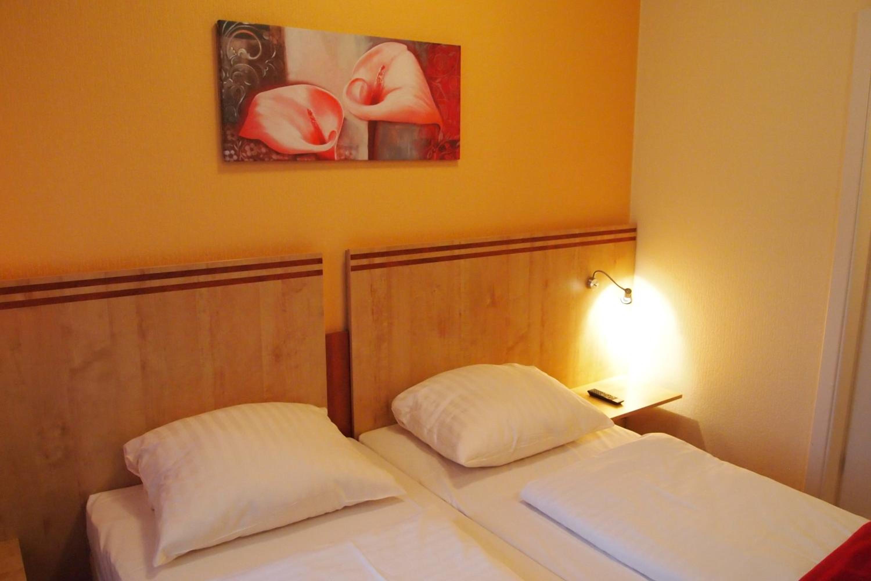 Double Room - Photo 9