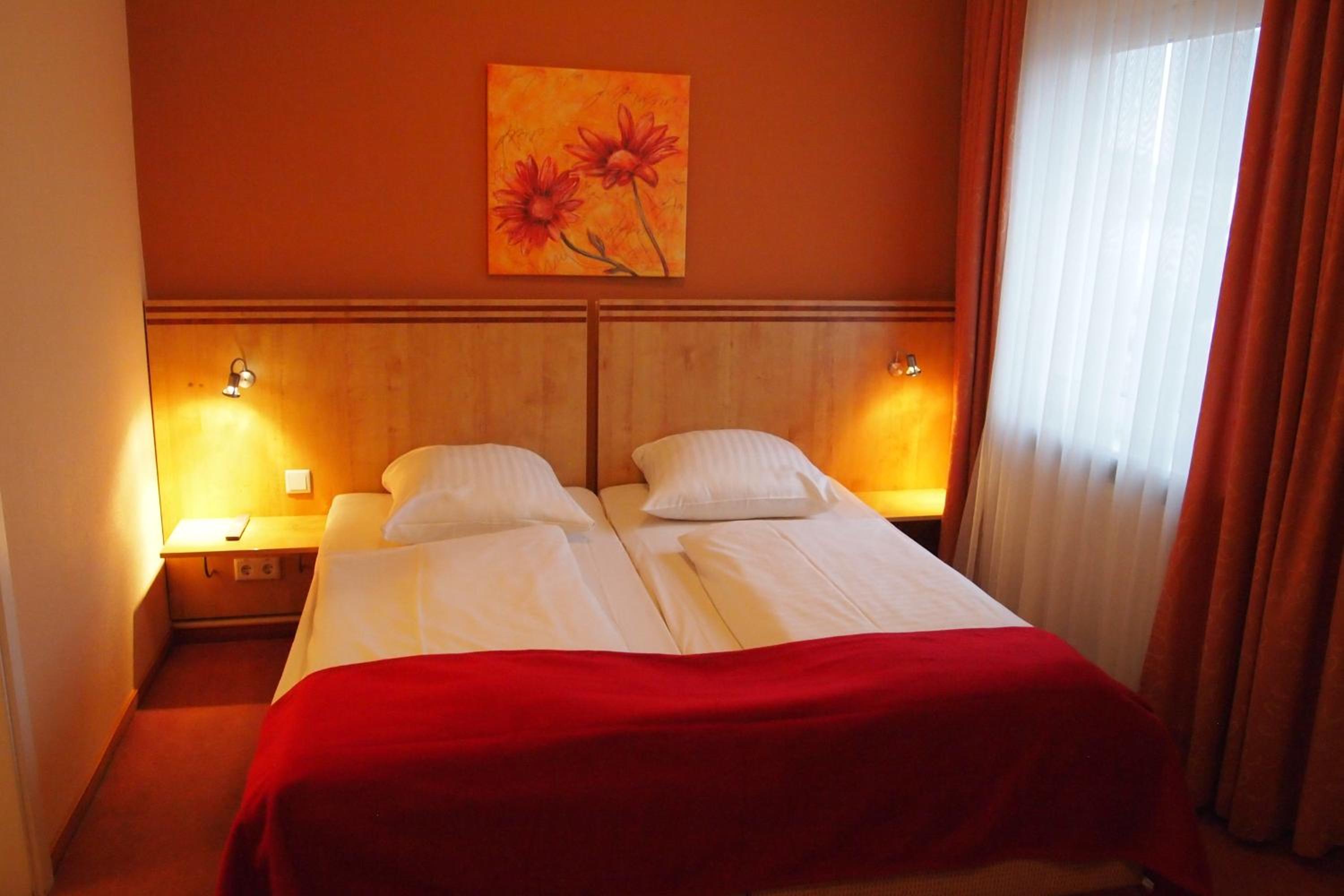 Double Room - Photo 8