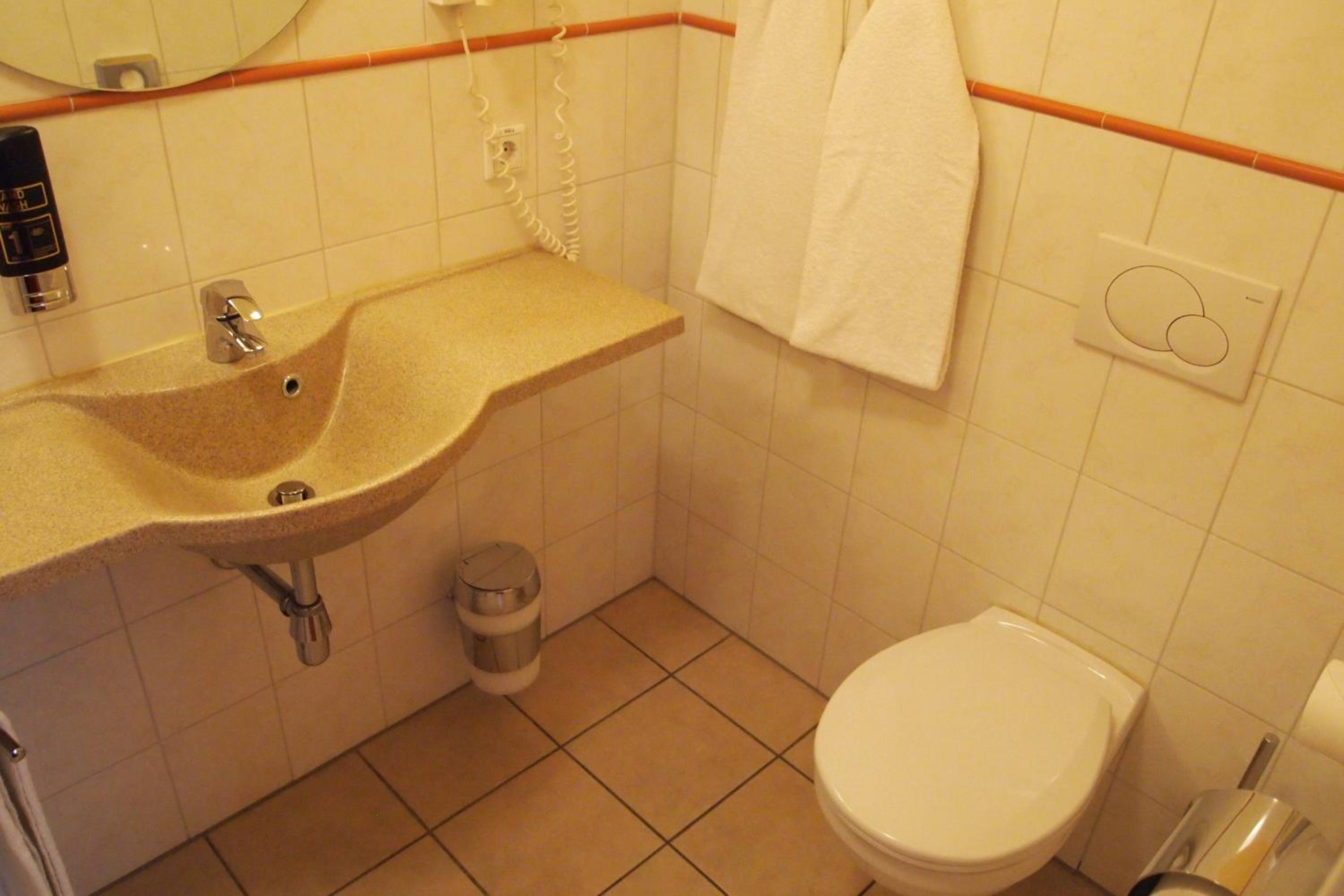 Double Room - Photo 15