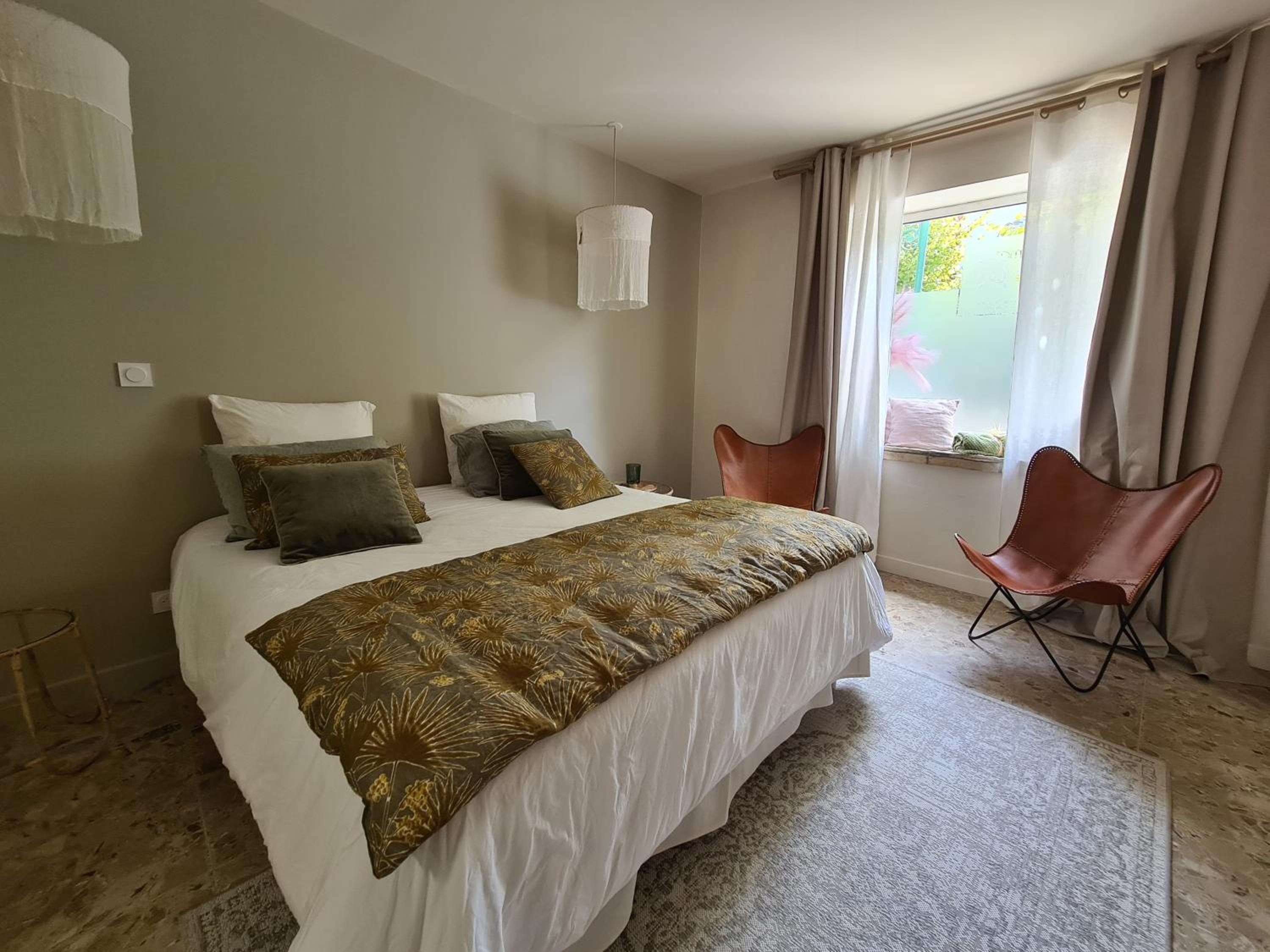 Superior King Suite - Photo 20