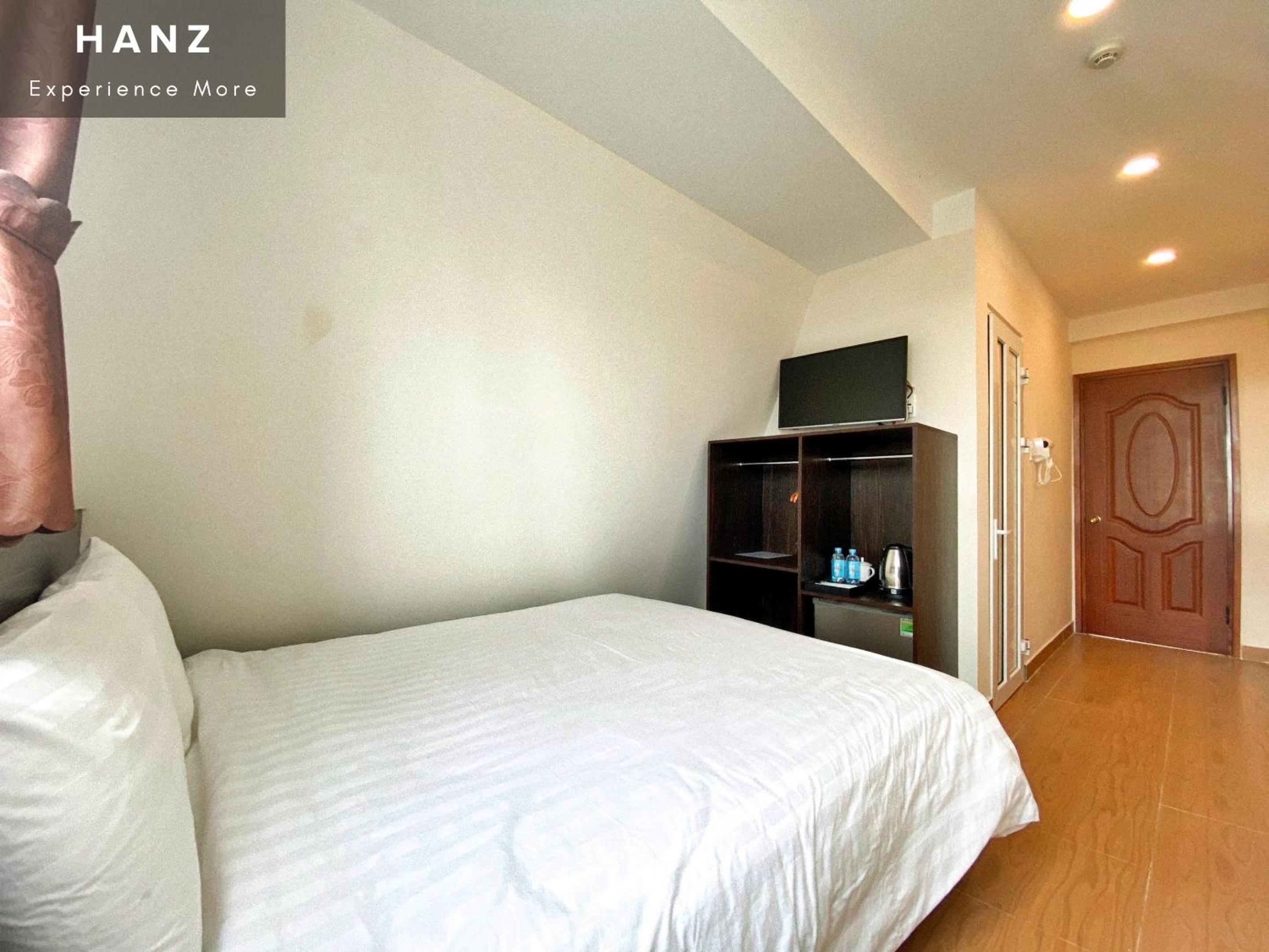 Standard Queen Room photo 3