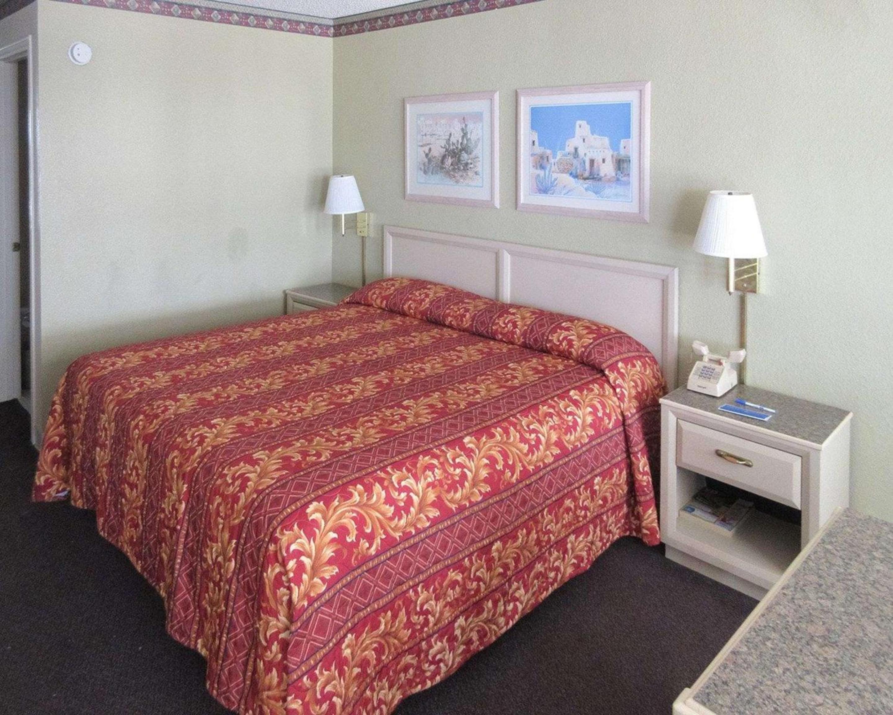 King Room - Non-Smoking