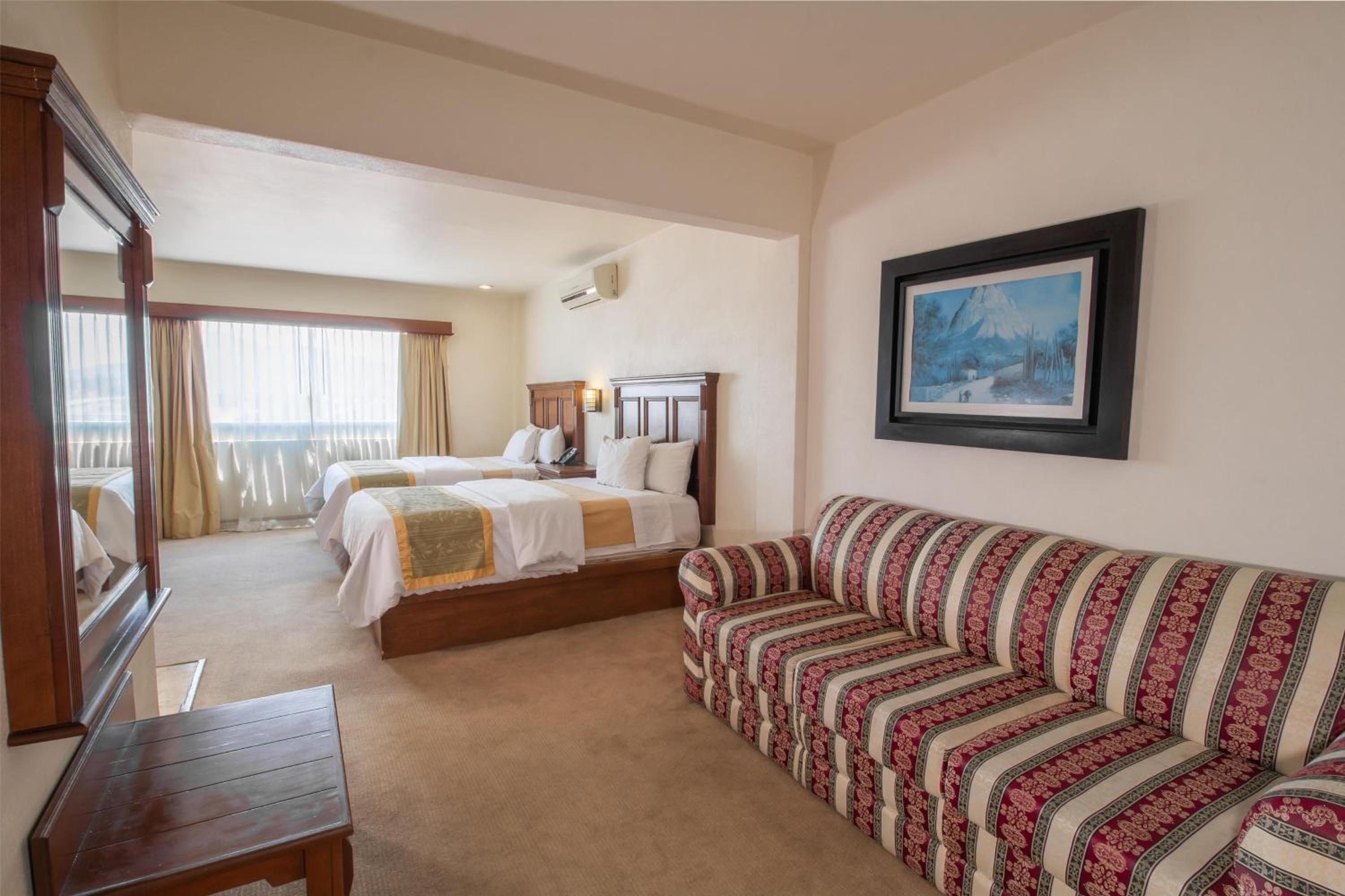 Suite with Two Double Beds - Non-Smoking