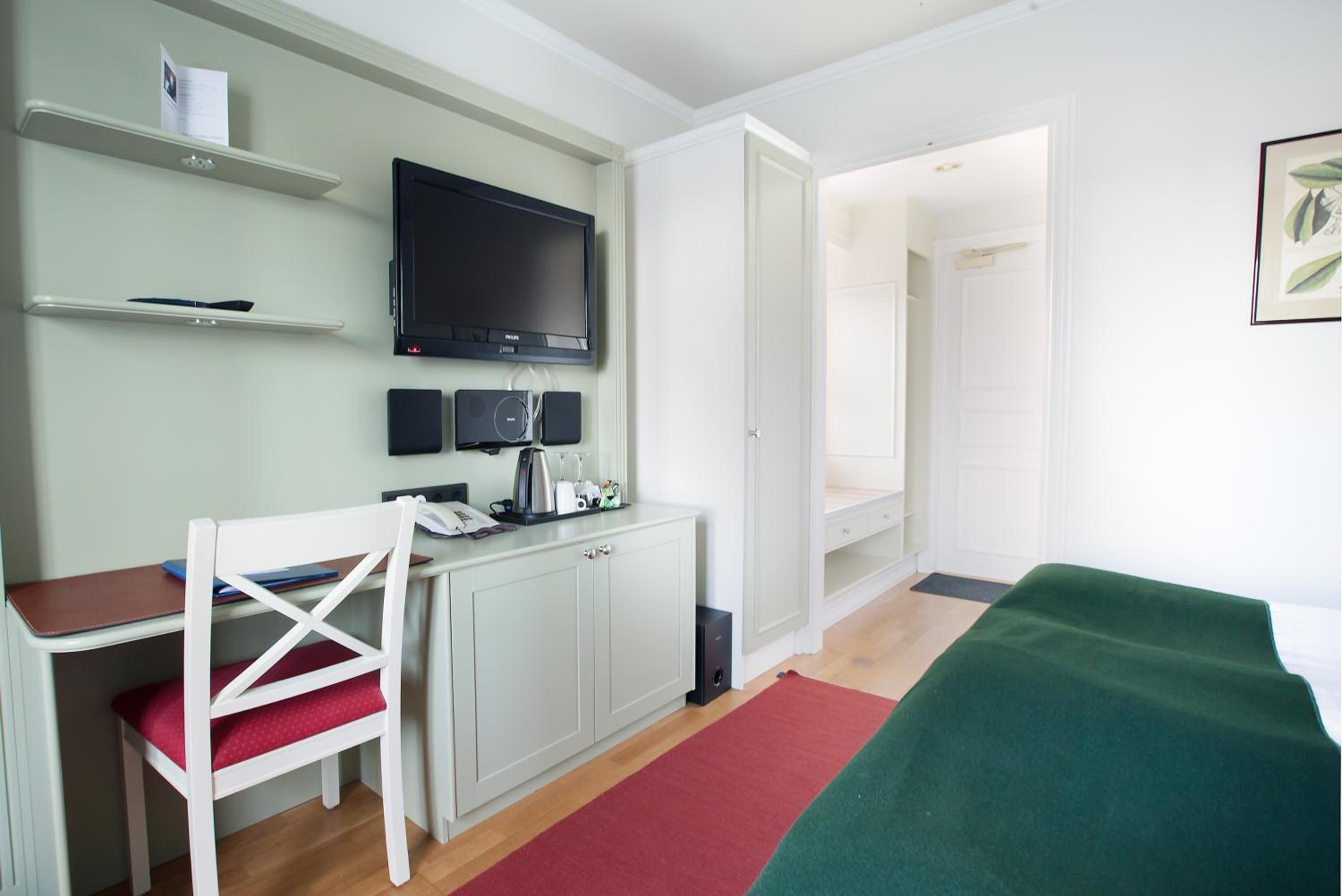 Classic Twin Room - Photo 4