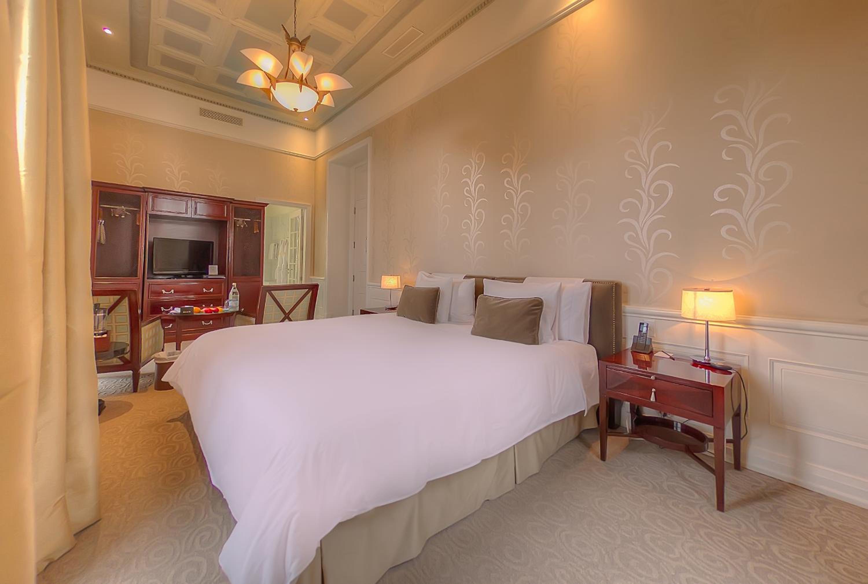 Junior Suite with Balcony photo 1
