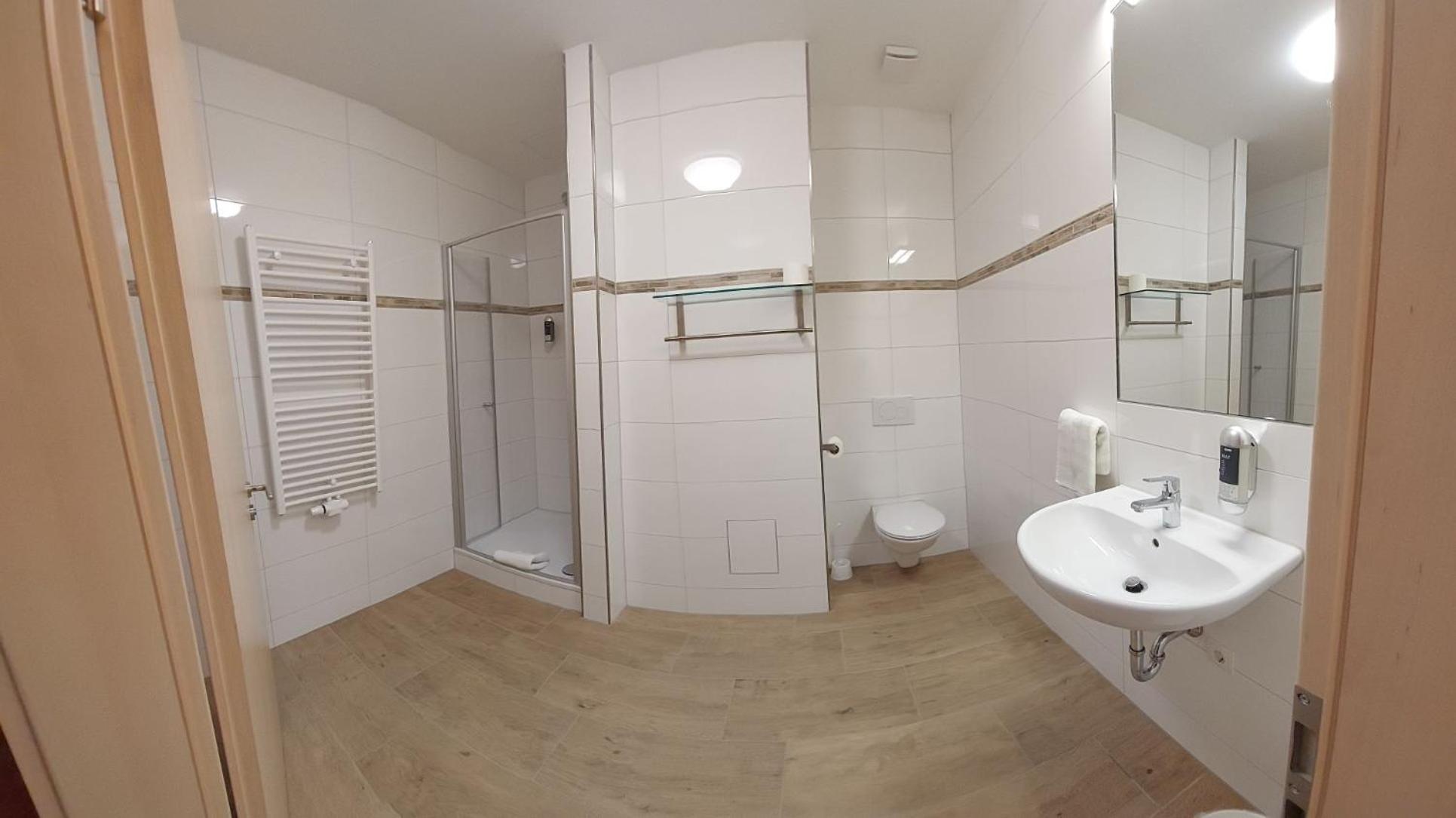 Standard Double Room - Photo 5