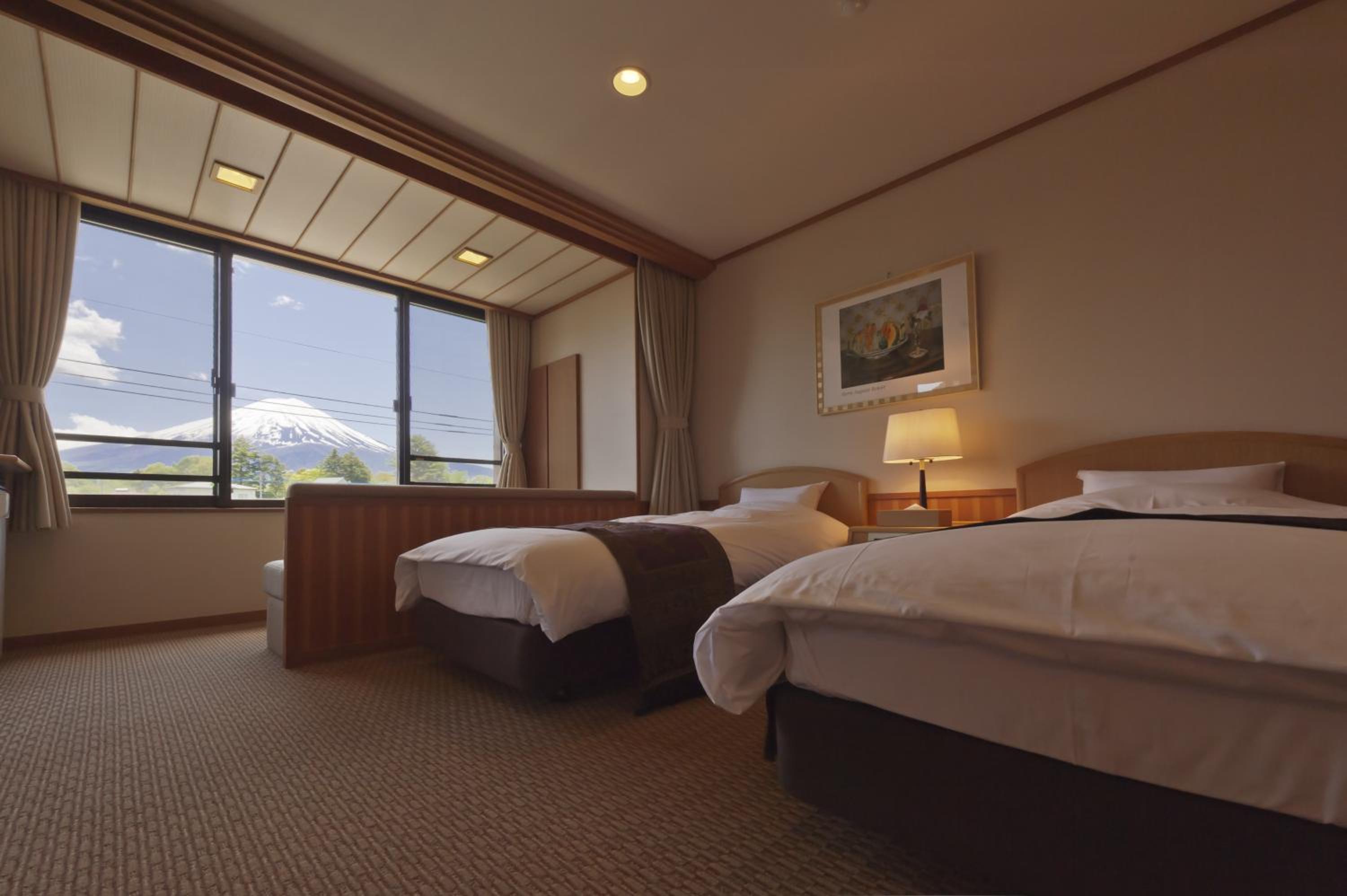 Room with Tatami Area and Mt.Fuji View - Low Floor thumbnail 5