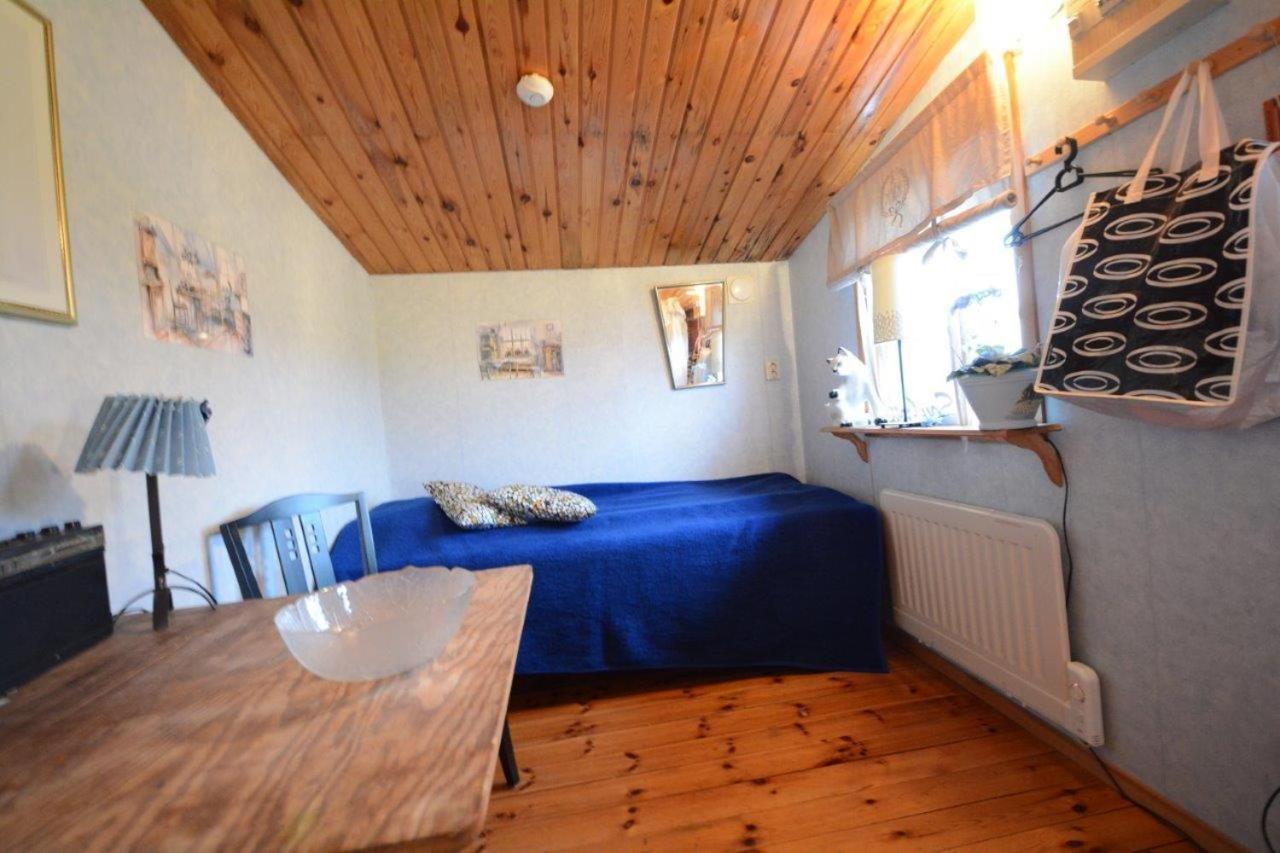 Small Cottage with Shared Bathroom photo 1