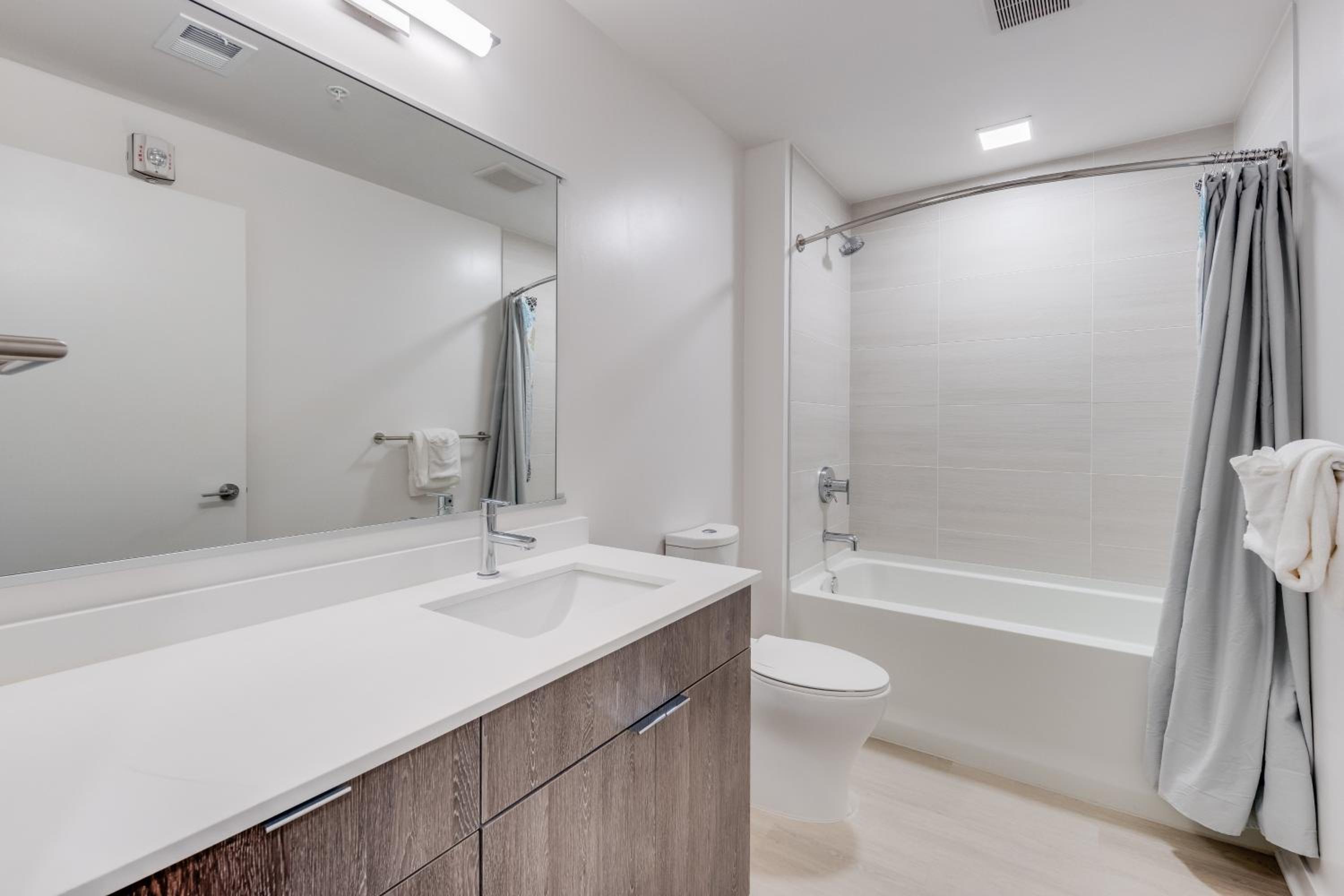 Two-Bedroom Suite - Photo 9