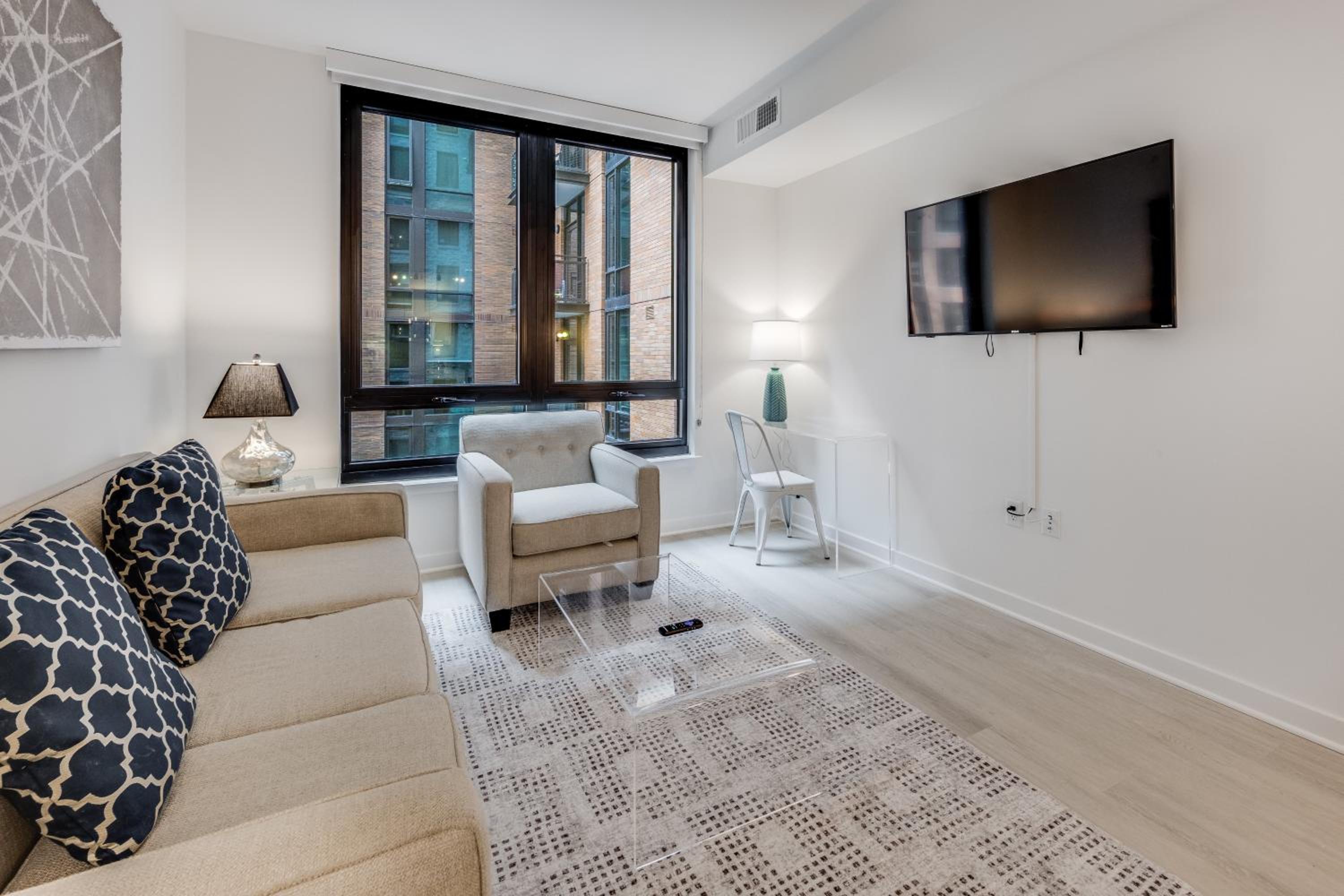 Two-Bedroom Suite - Photo 2
