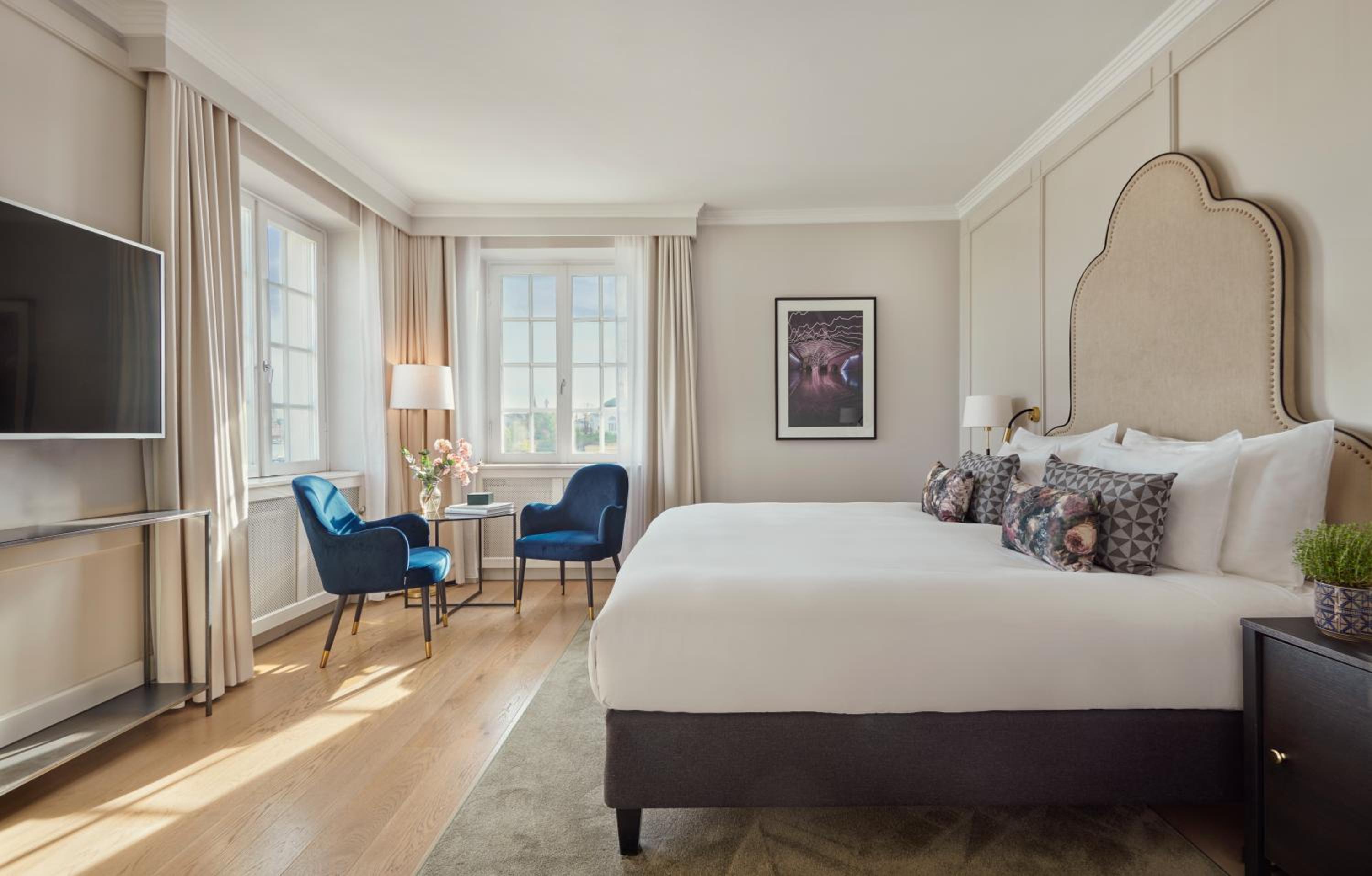Deluxe King Room with Sea View - Photo 4