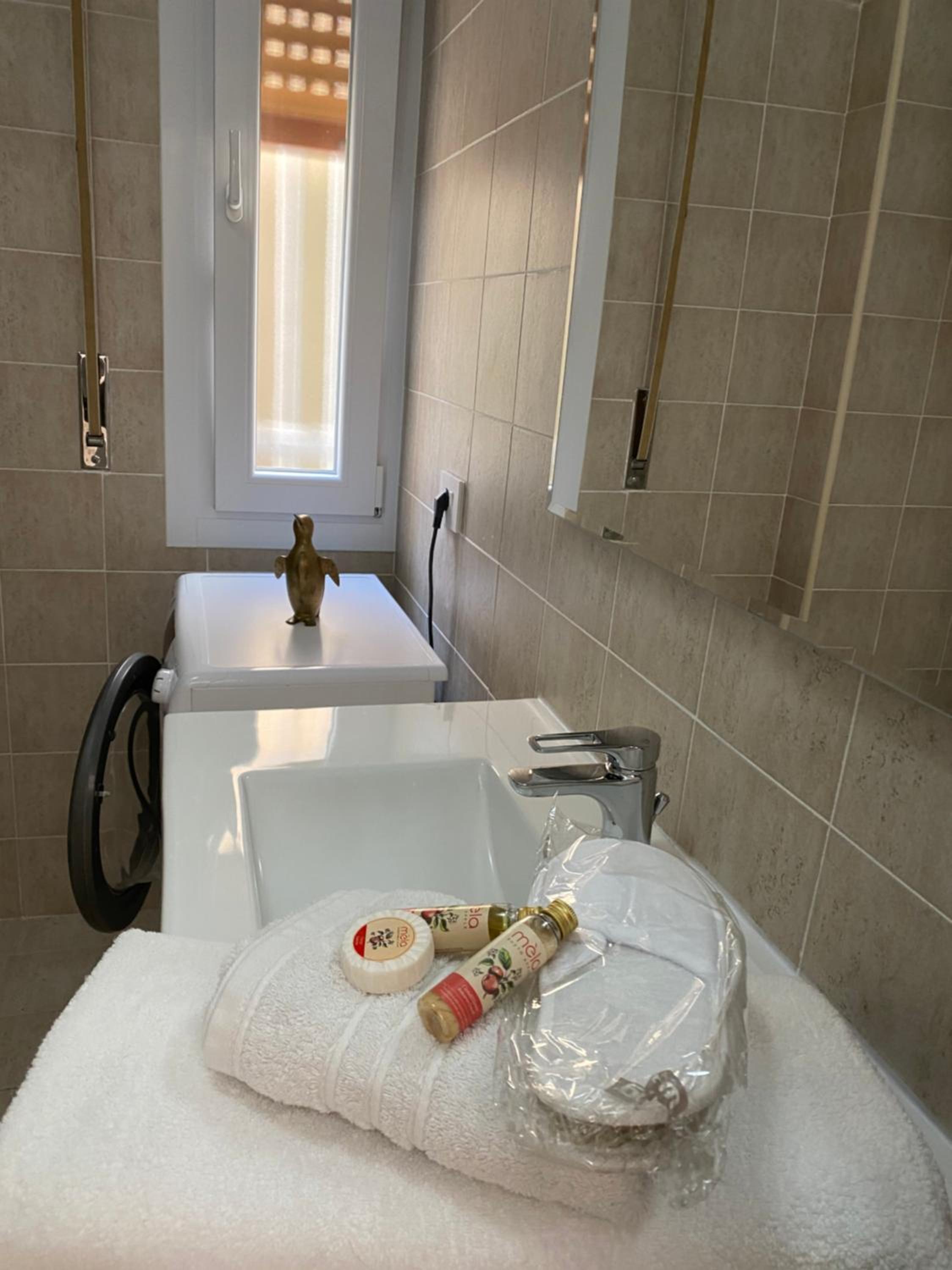 One-Bedroom Apartment - Photo 5