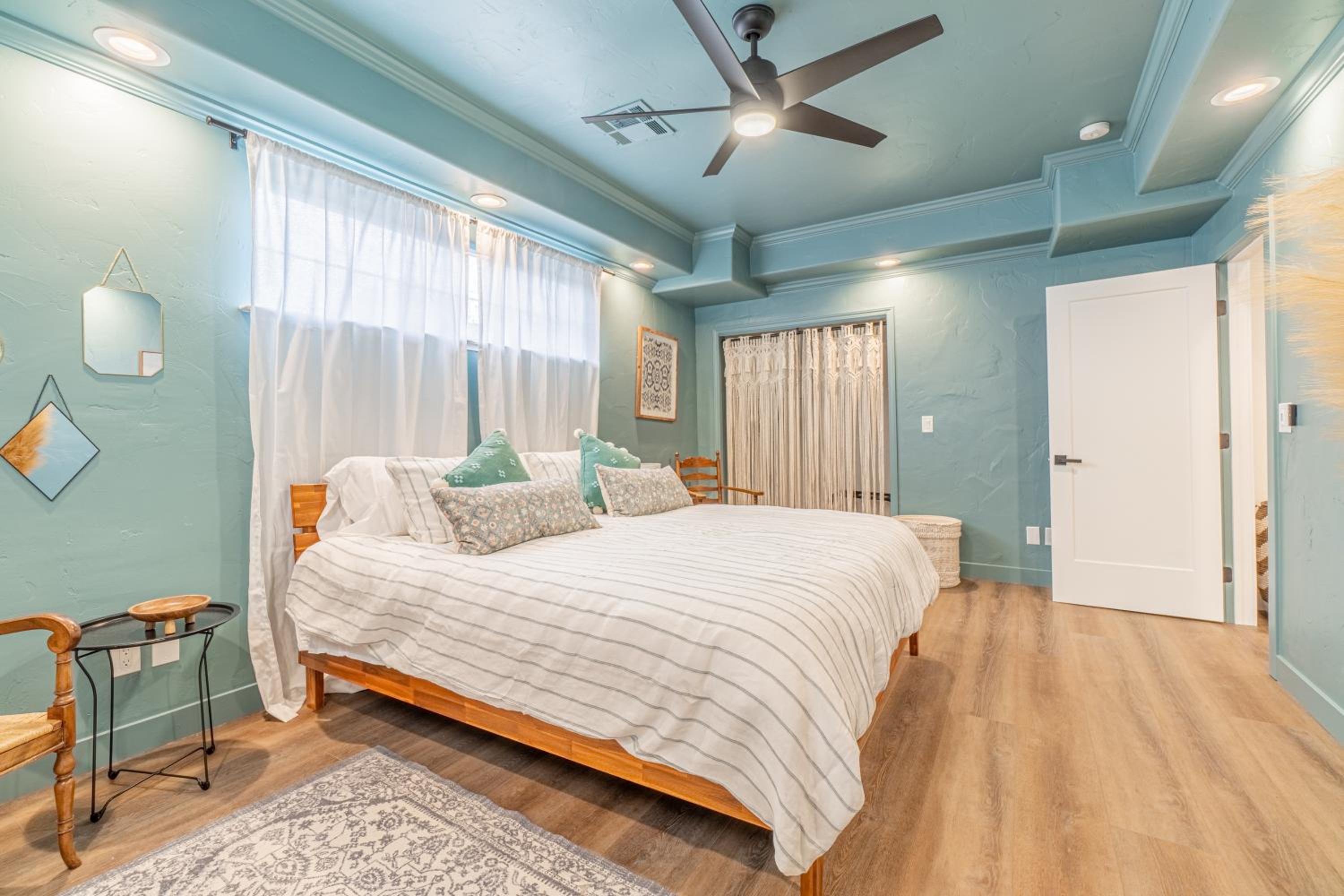 Two-Bedroom House photo 3