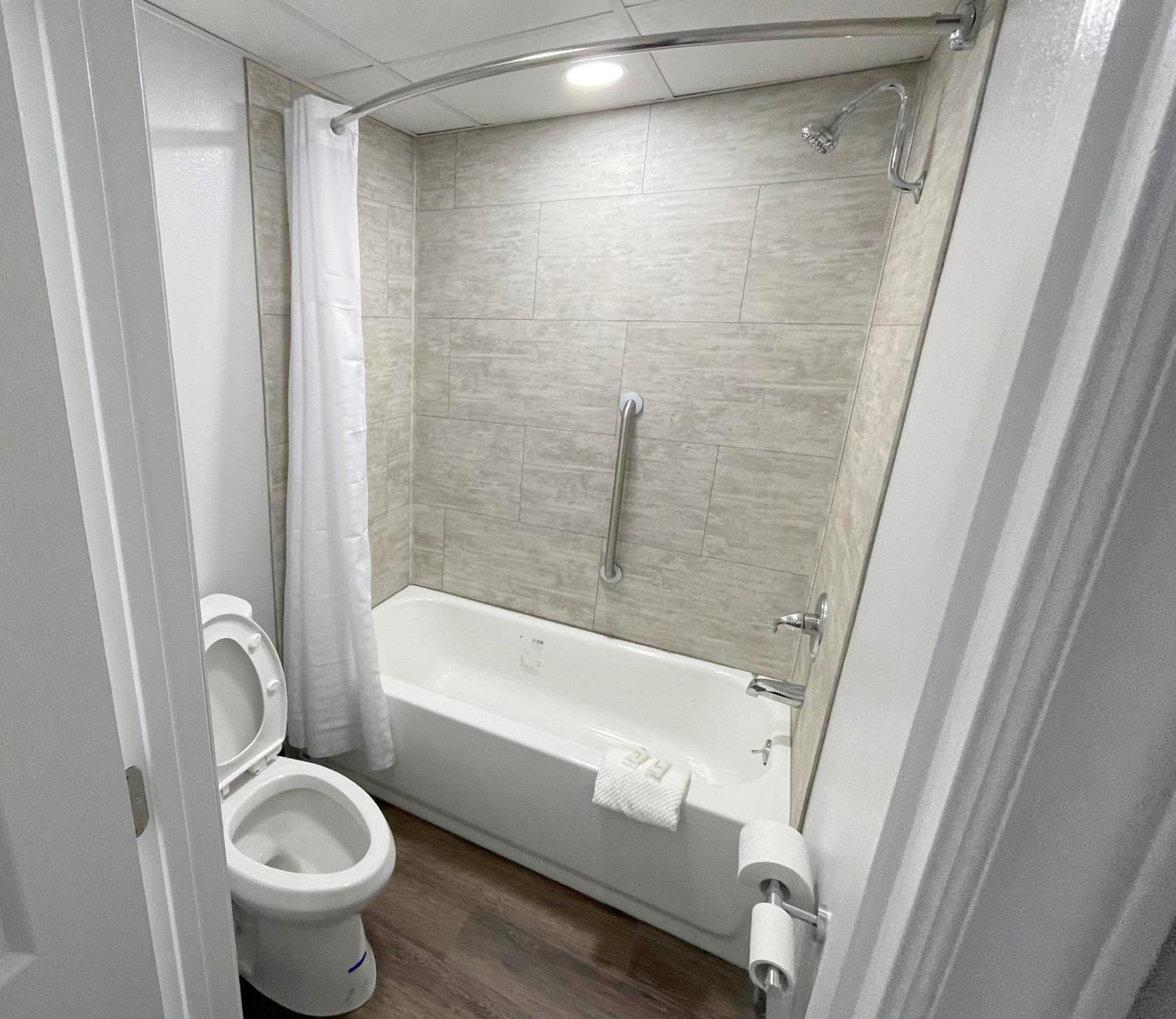 King Room - Non-Smoking - Photo 10