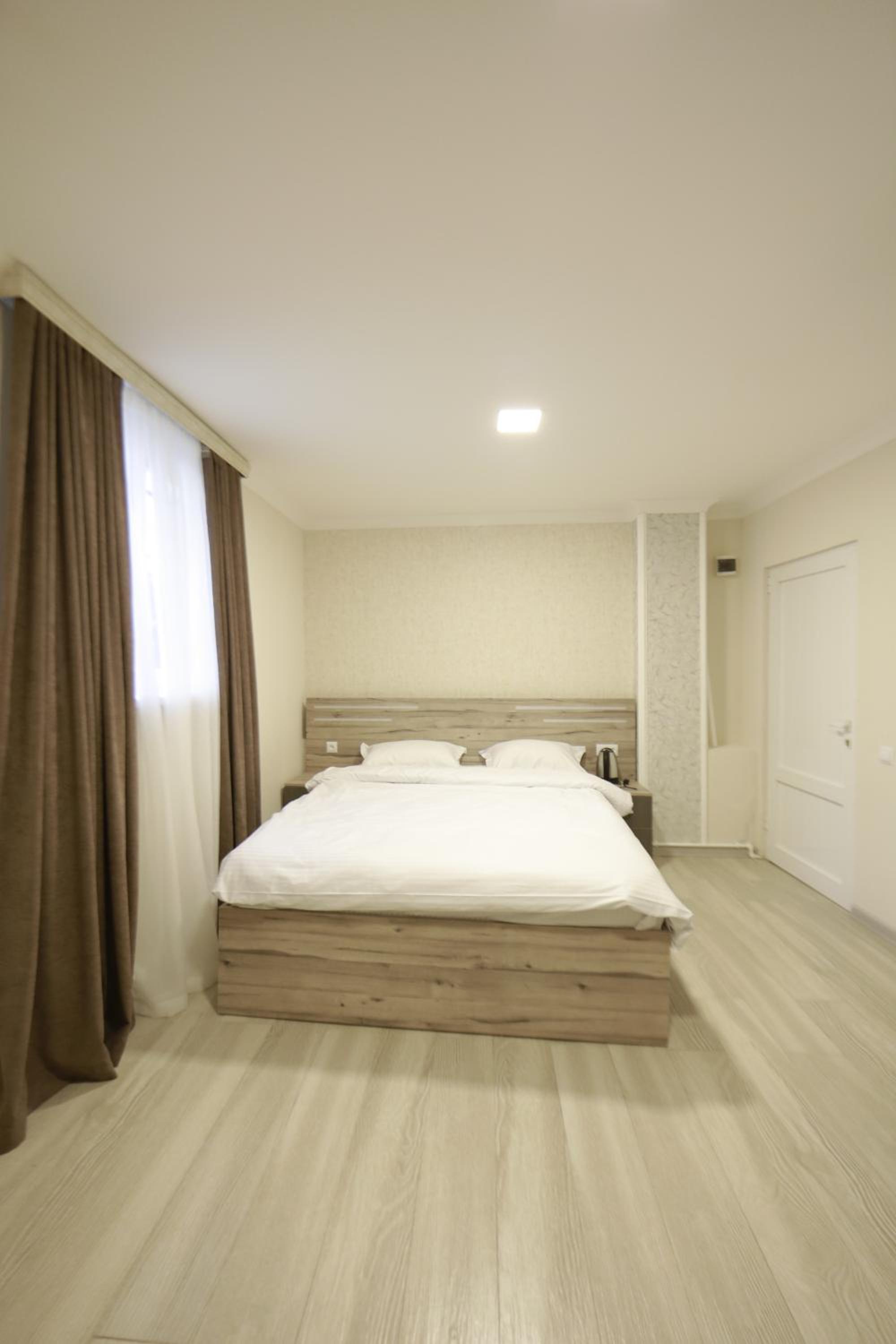 Deluxe Double Room with Shower photo 1
