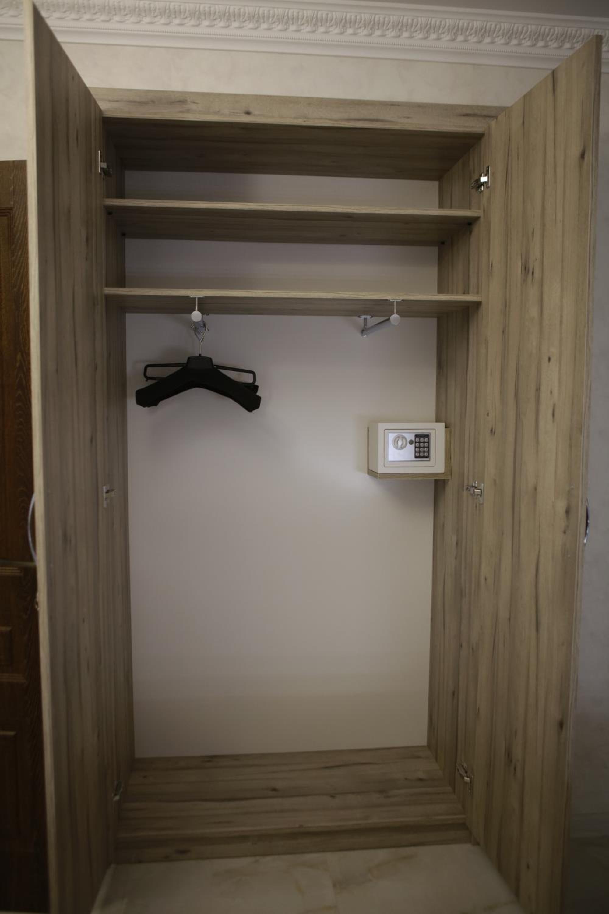Deluxe Double Room with Shower photo 3