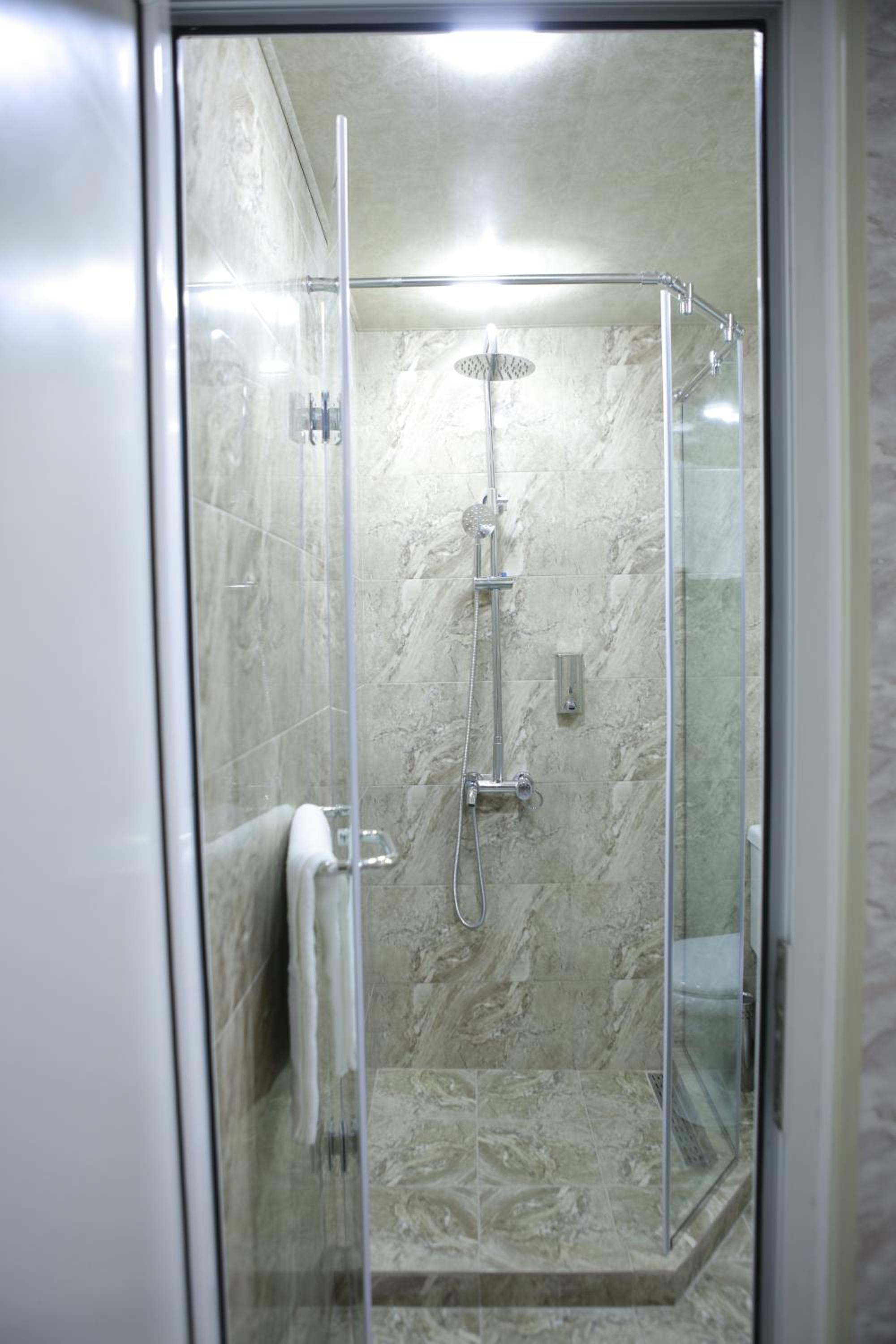 Deluxe Double Room with Shower photo 2