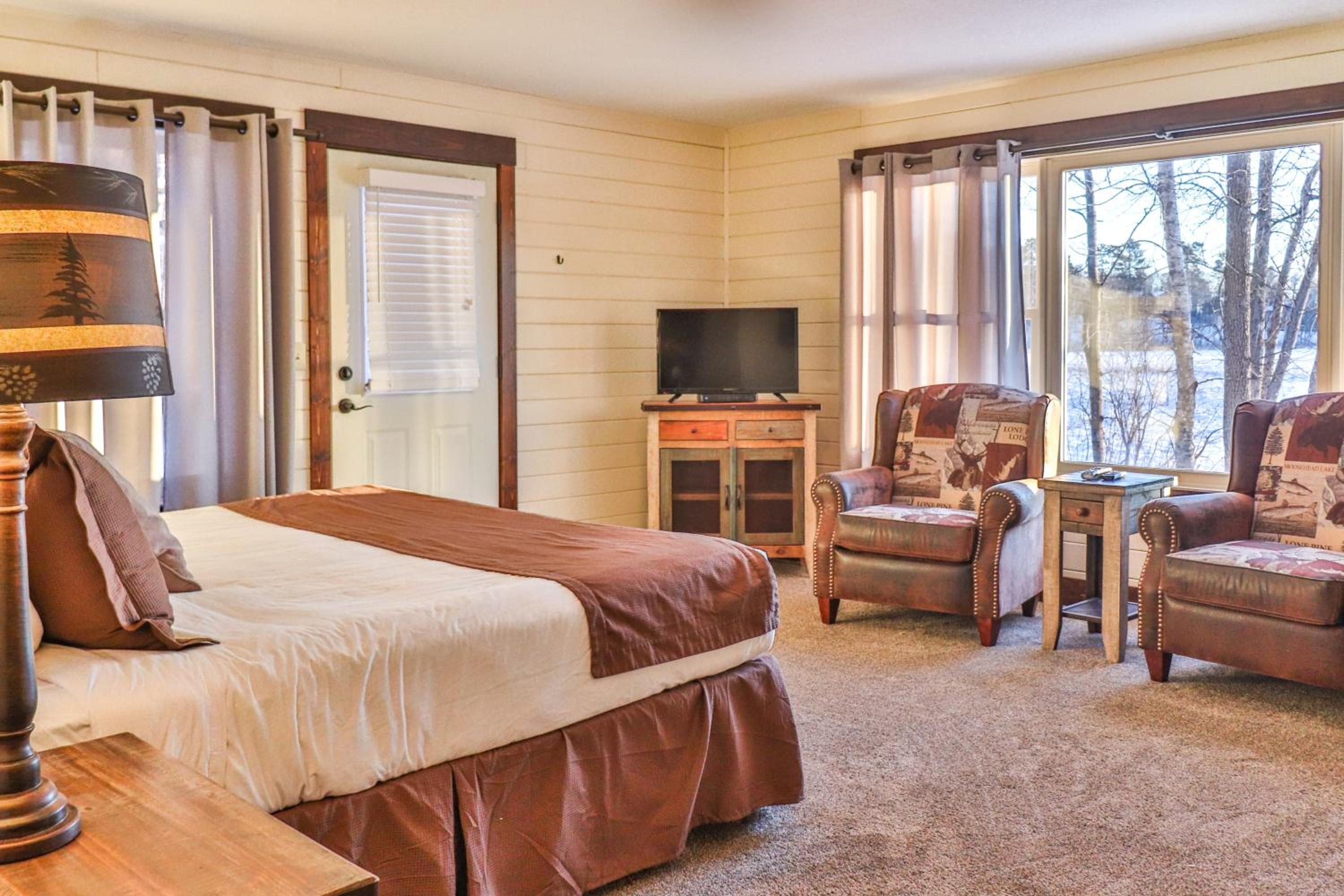 Suite with Lake View