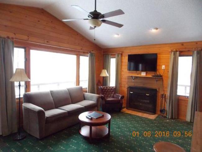 Three-Bedroom Suite photo 1