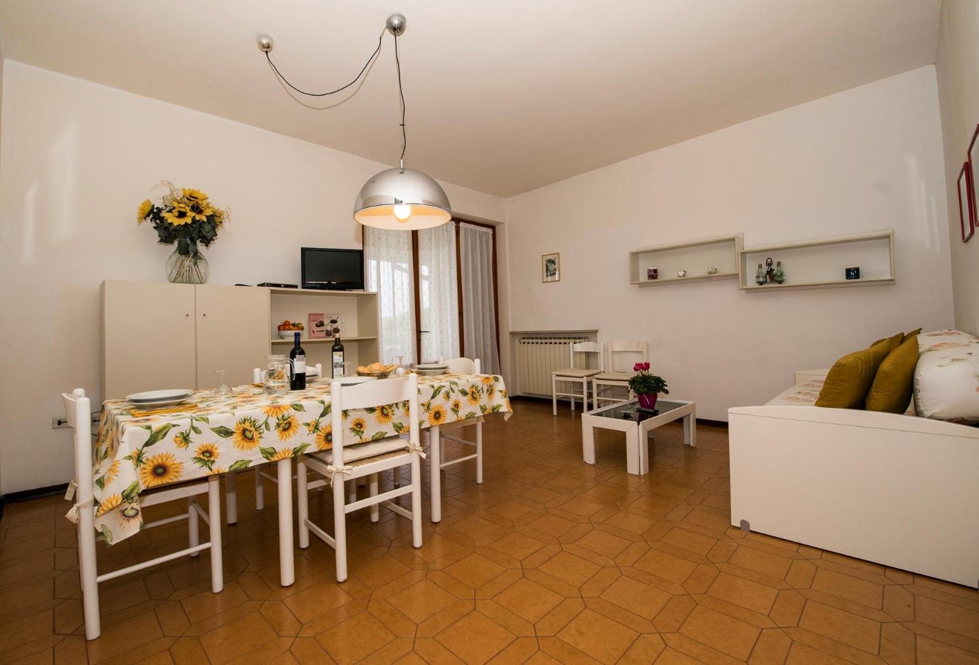 Three-Bedroom Apartment with Lake View photo 3