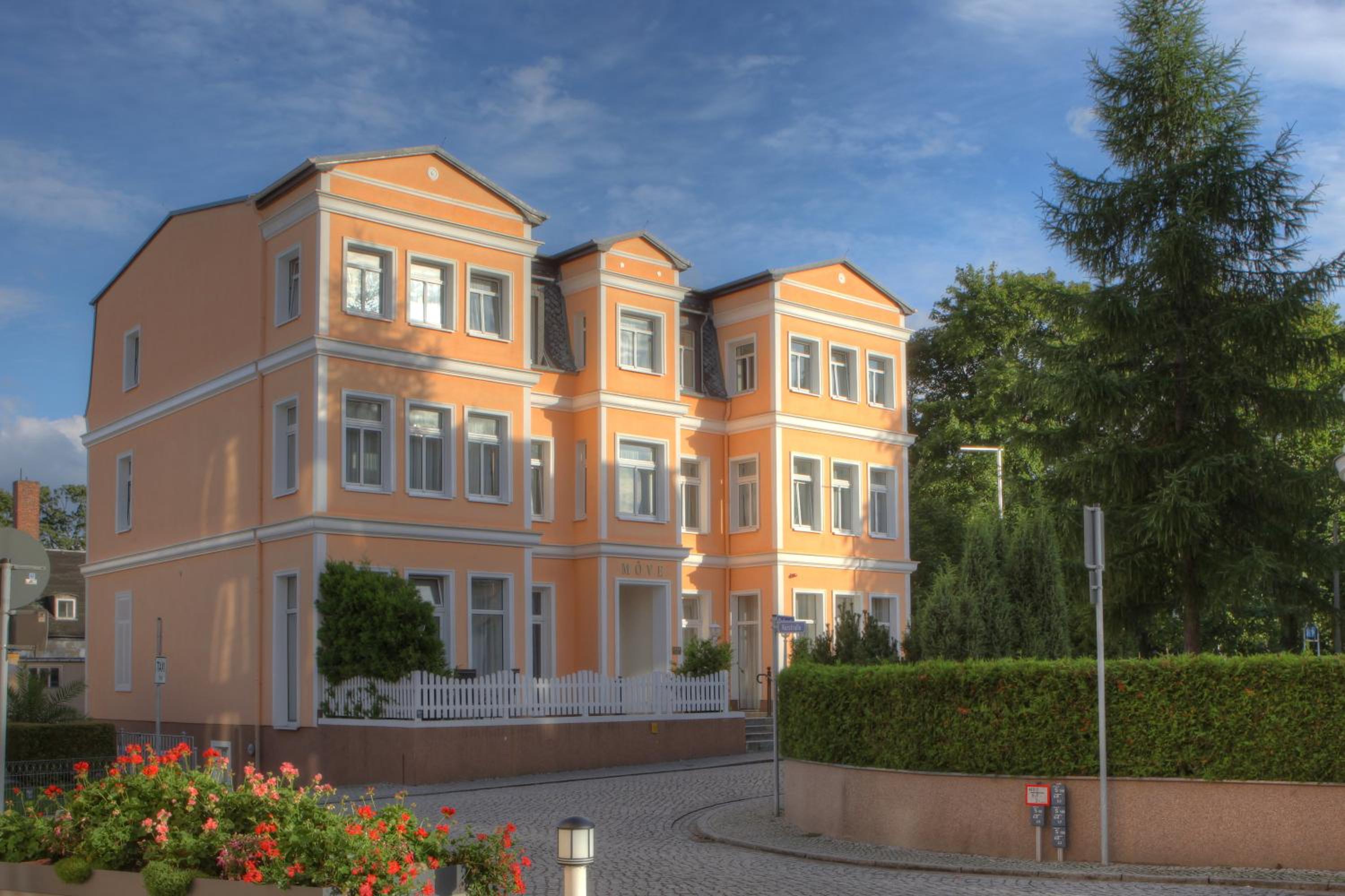 Large Double Room - Villa