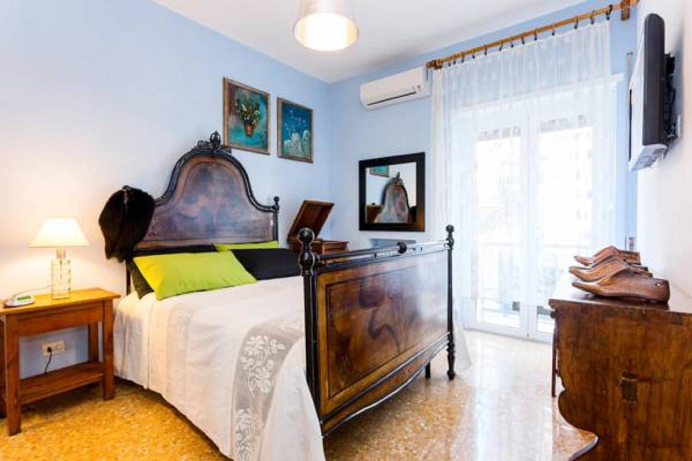 Double Room with Private External Bathroom