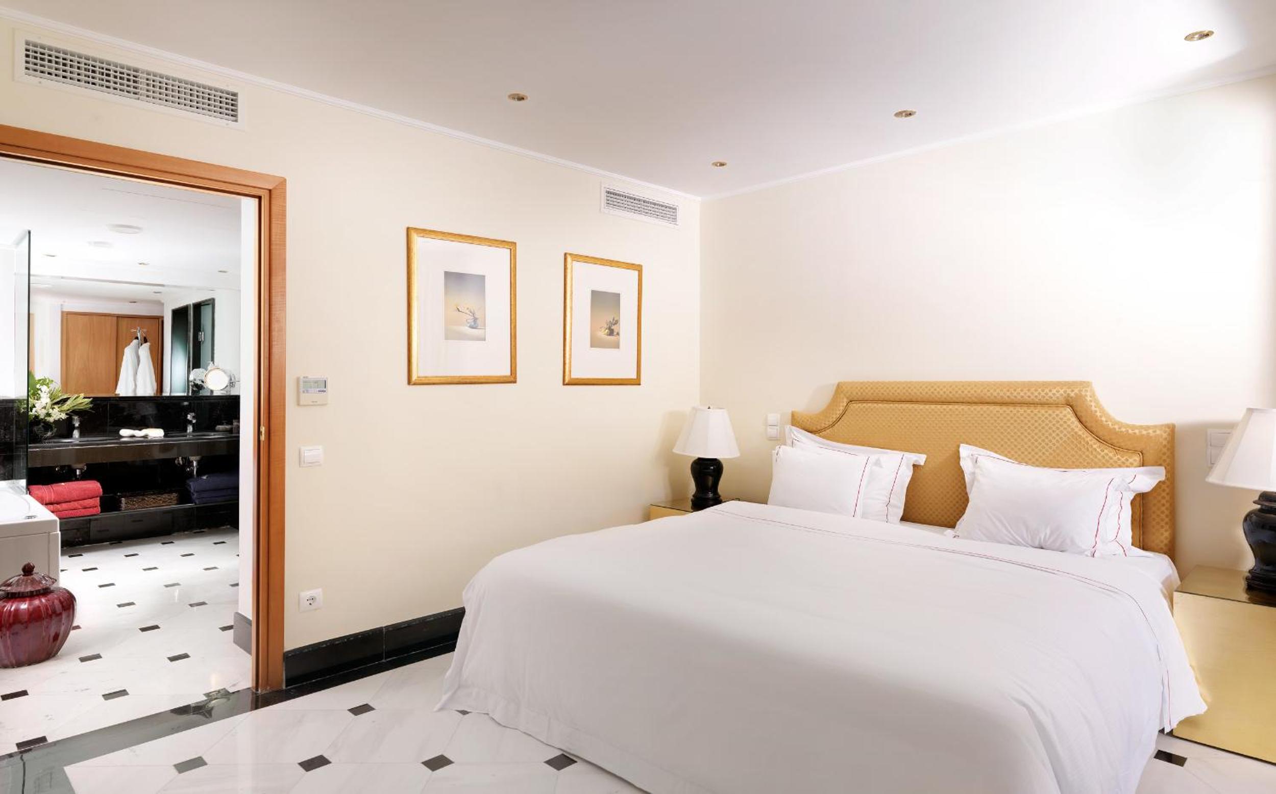  Exclusive One-Bedroom Suite or Maisonette with Sharing Pool - Photo 1