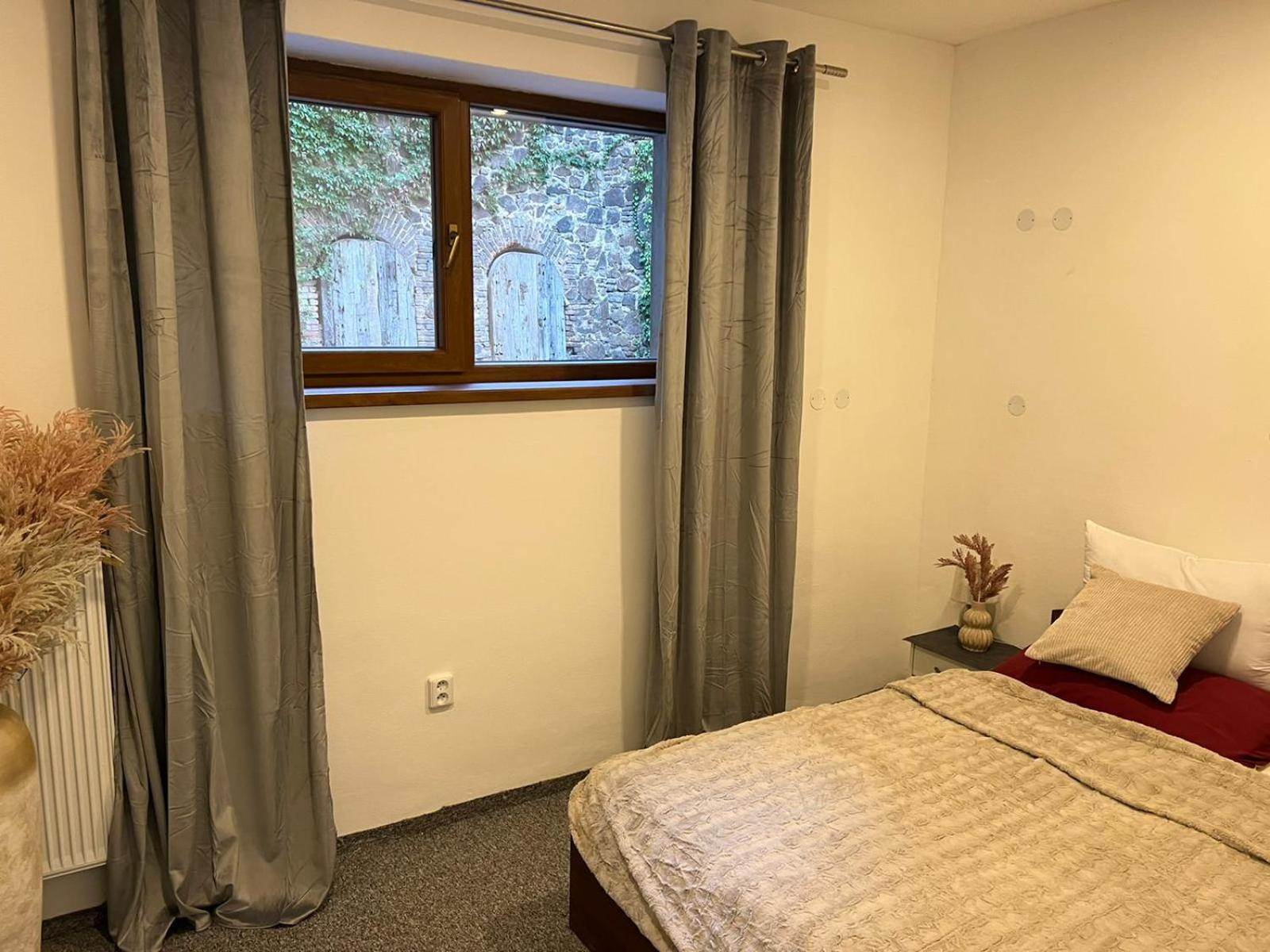 One-Bedroom Apartment - Photo 8