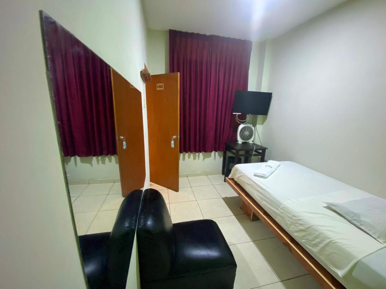 Budget Single Room photo 2