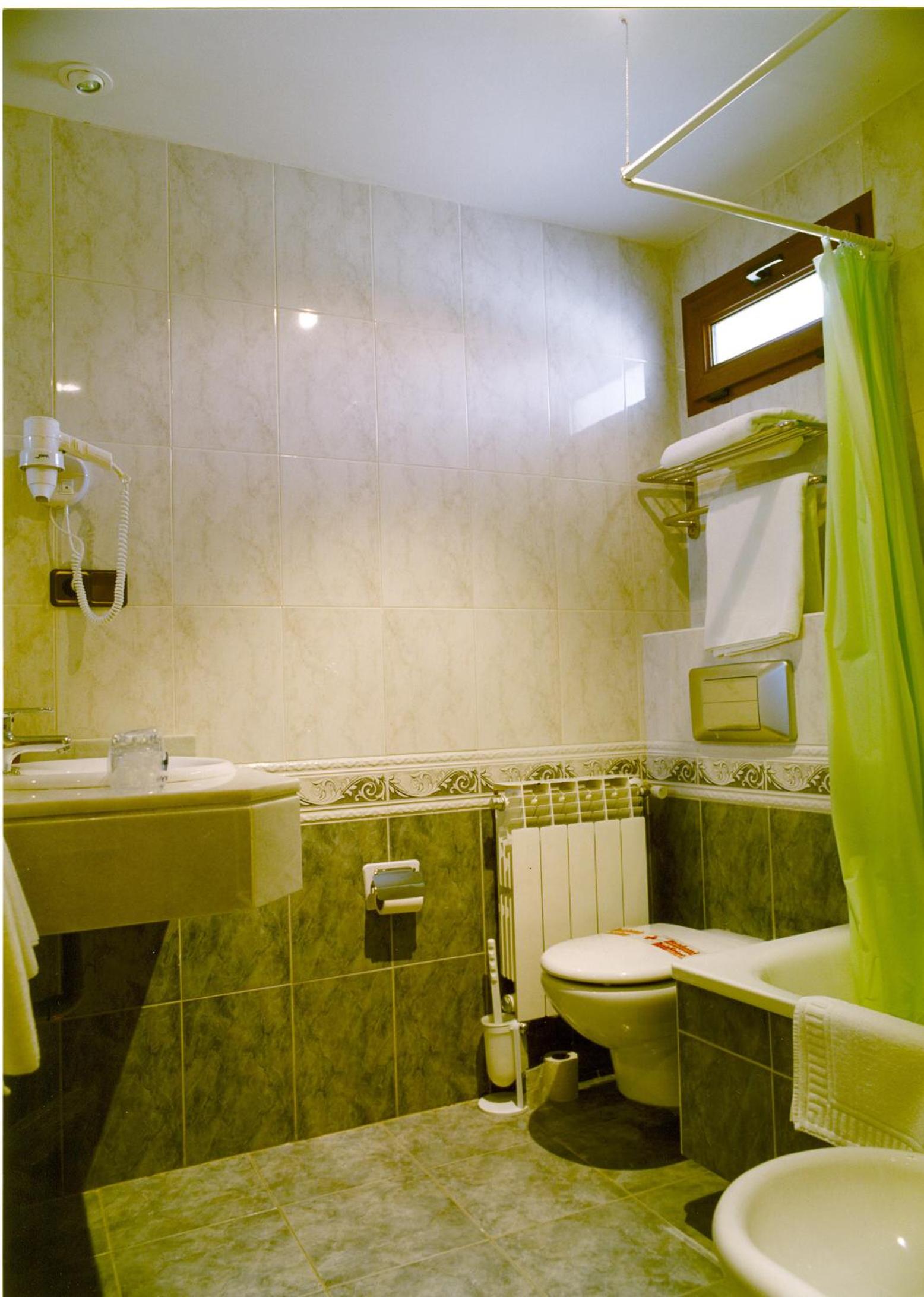 Double Room - Photo 9