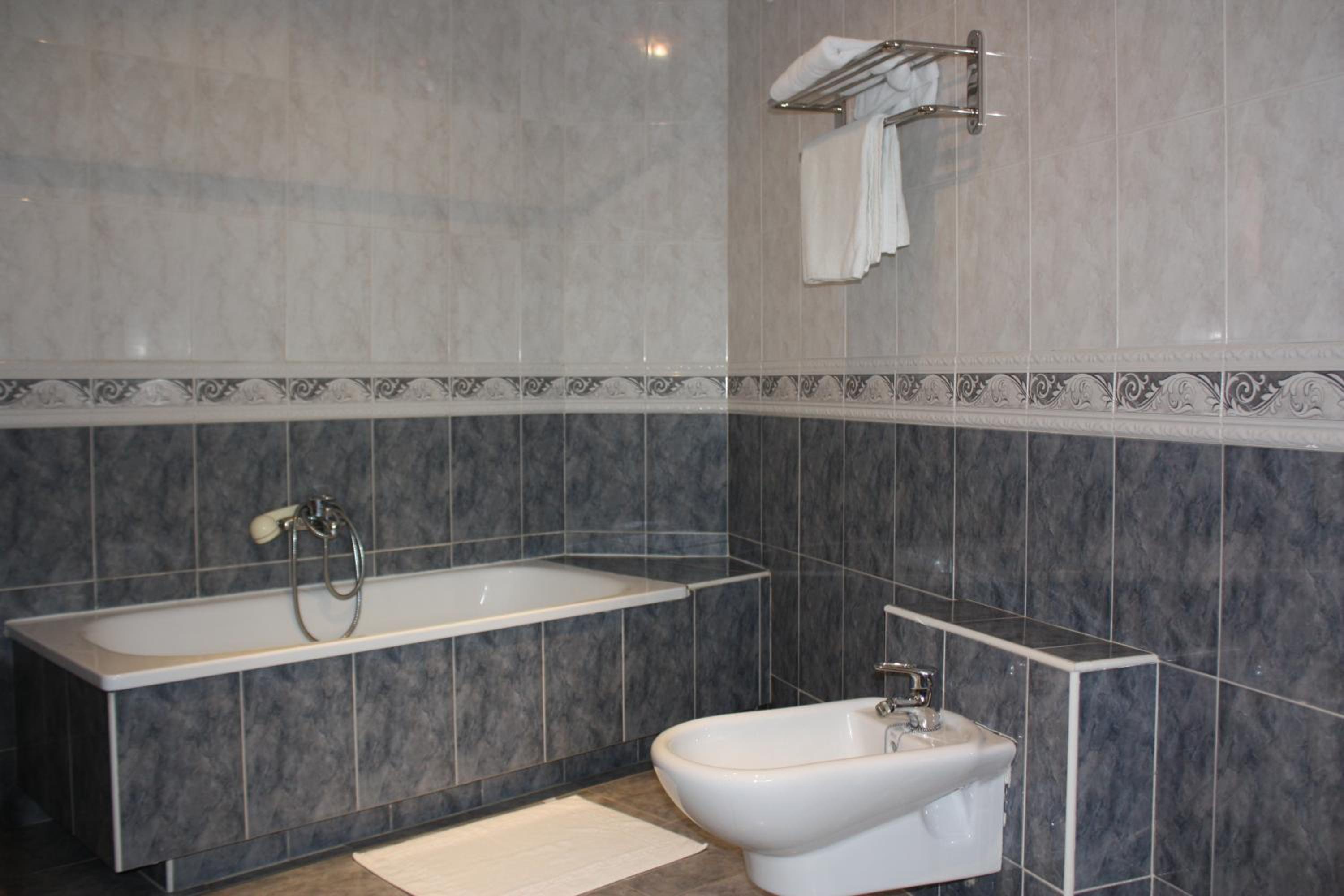 Double Room - Photo 8