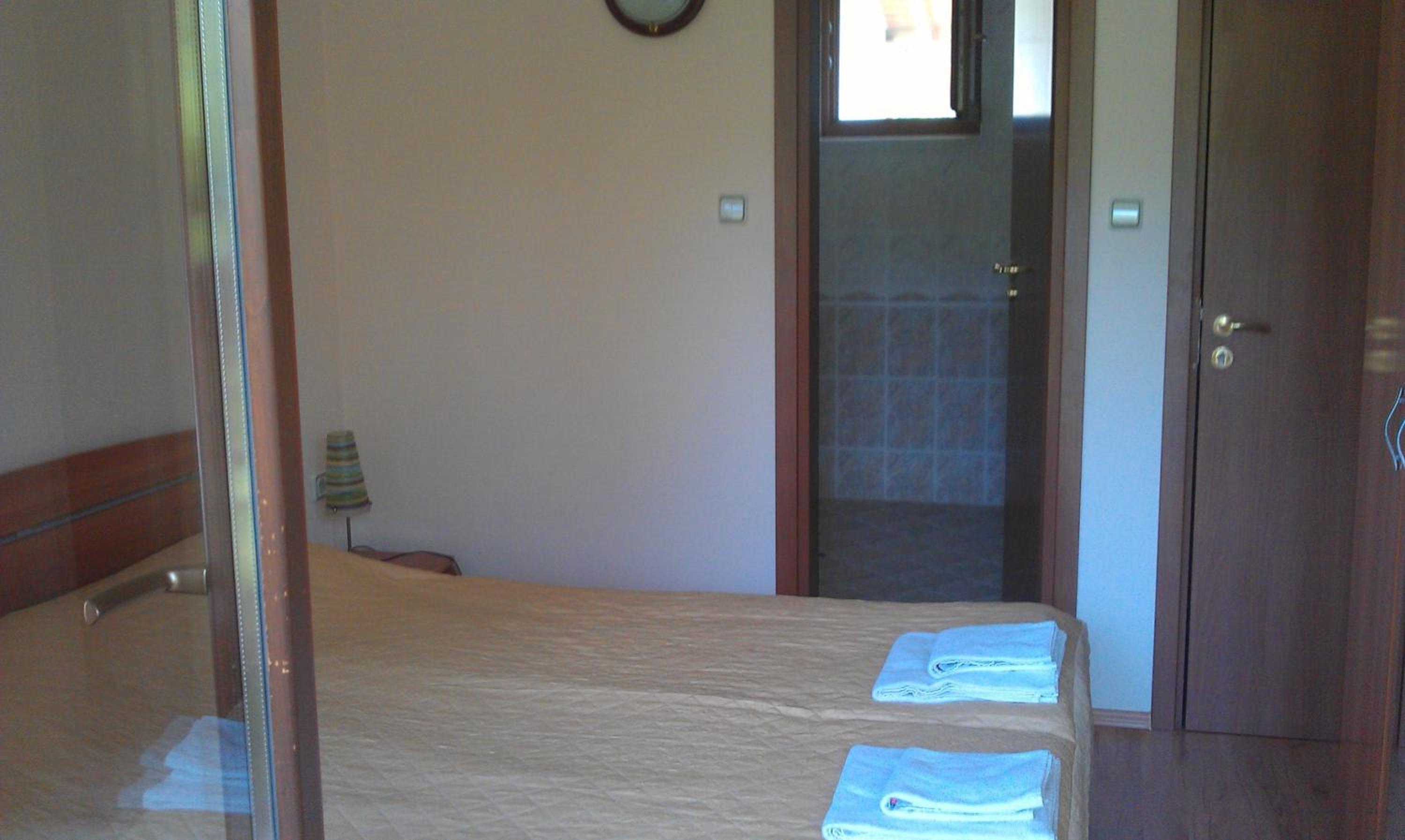 Double Room - Photo 4