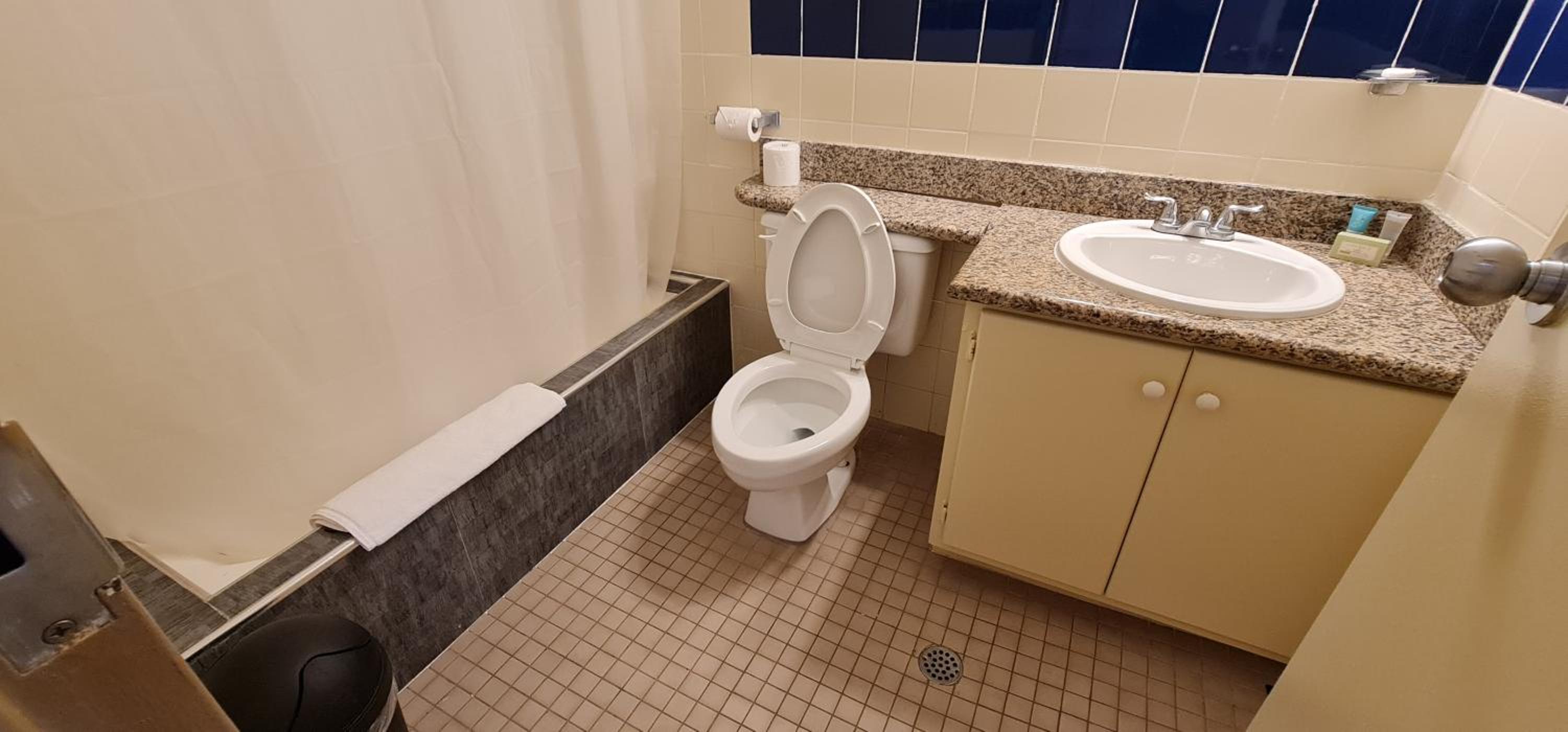 Twin Room - Non-Smoking - Photo 4