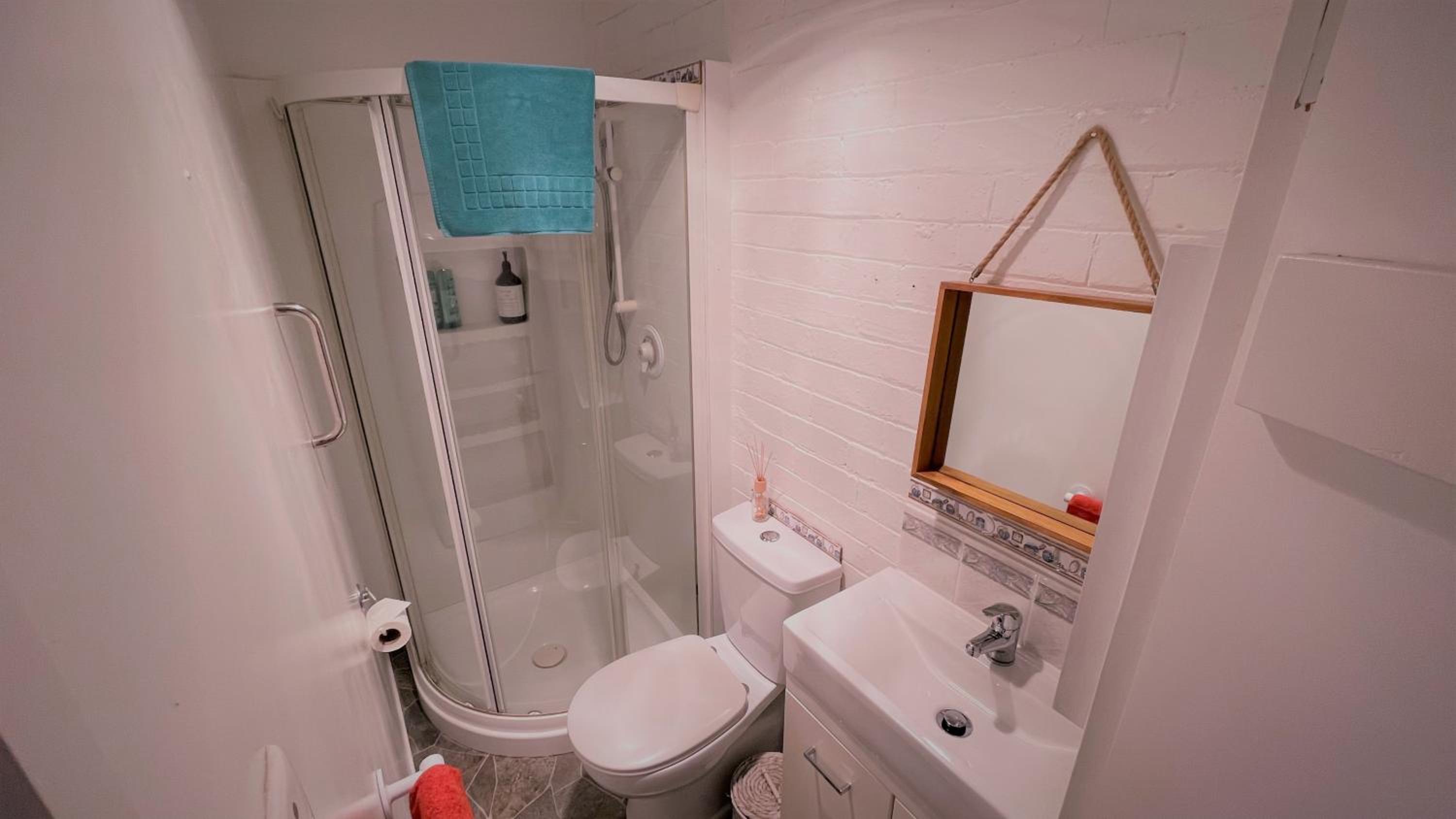 Double Room - Photo 9
