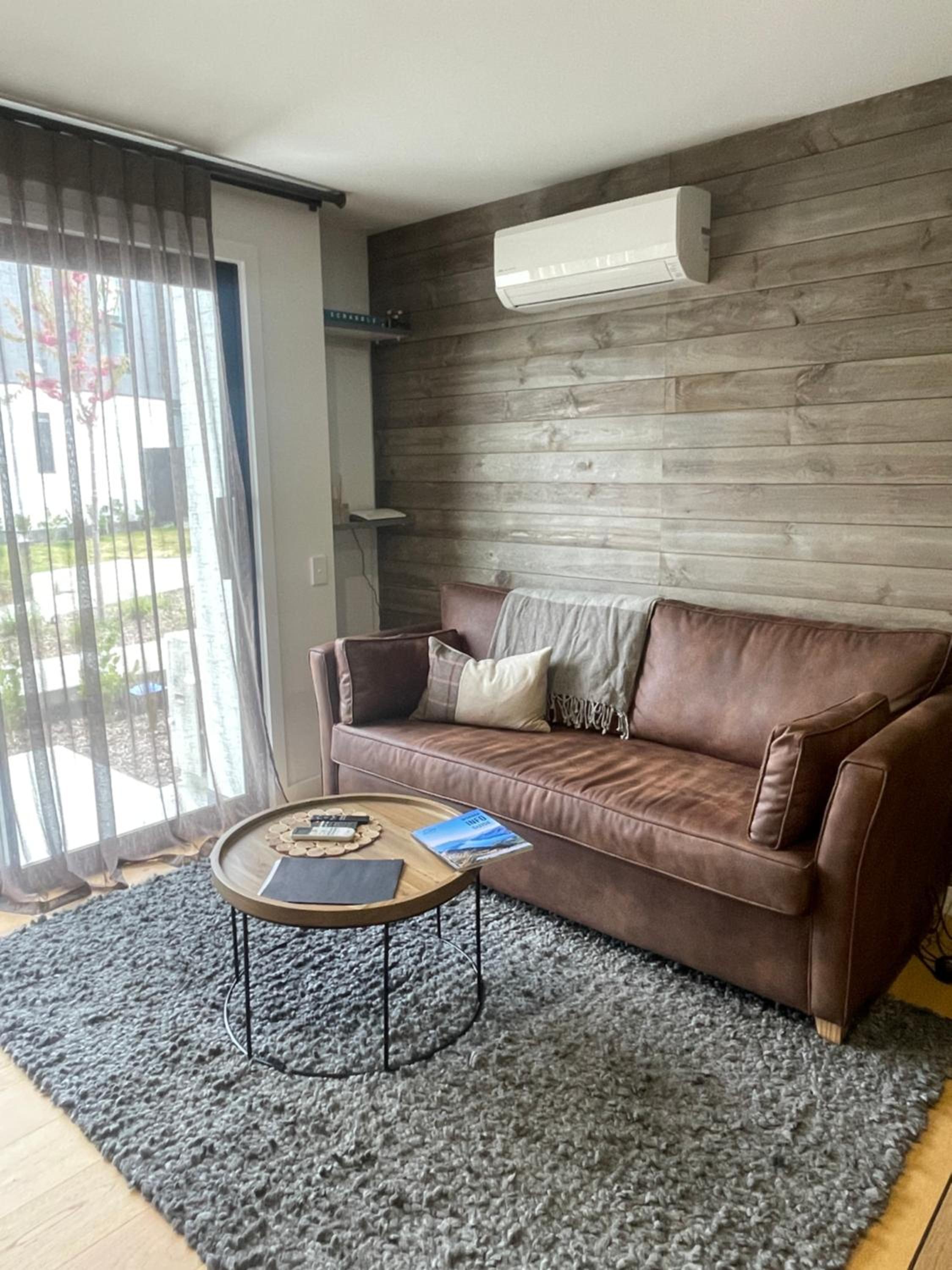 One-Bedroom Apartment - Photo 6