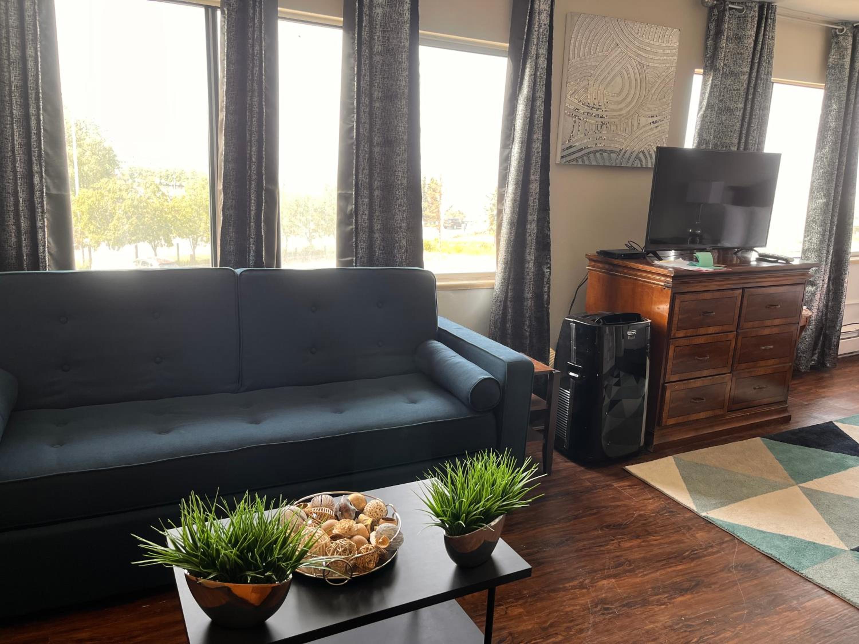 King Studio Suite - Non-Smoking - Photo 3